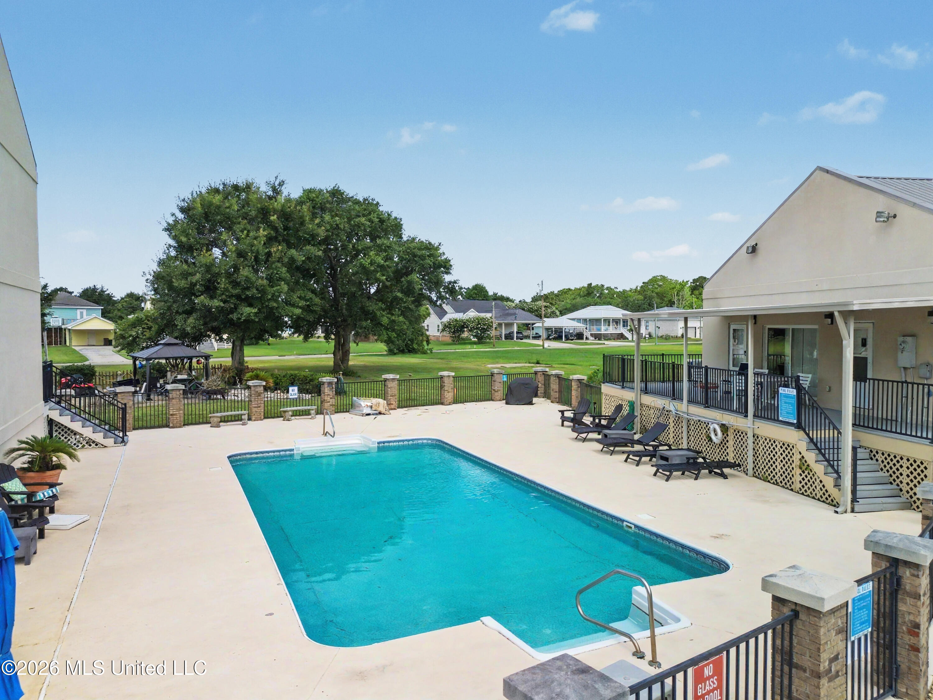 548 W Beach Boulevard Property Photo 2