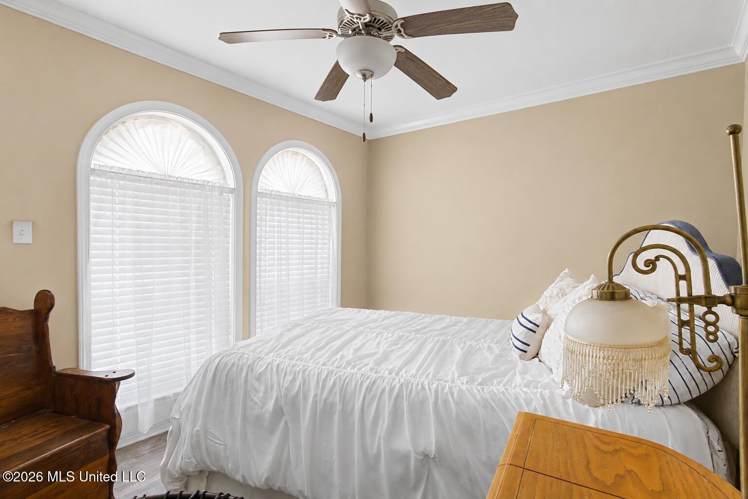 548 W Beach Boulevard Property Photo 8