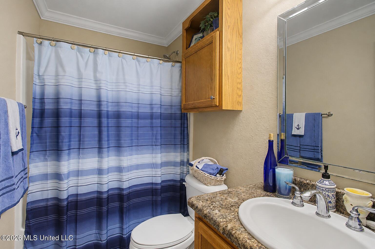 548 W Beach Boulevard Property Photo 9