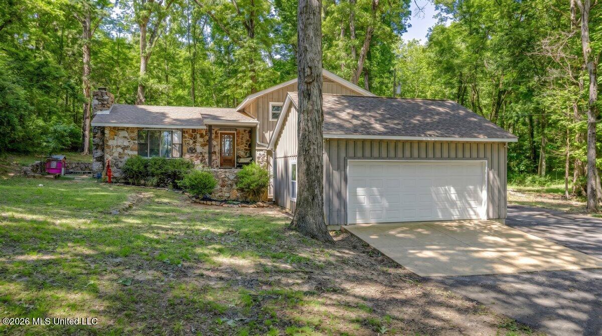 1382 N Thunderbird Drive Property Photo 1