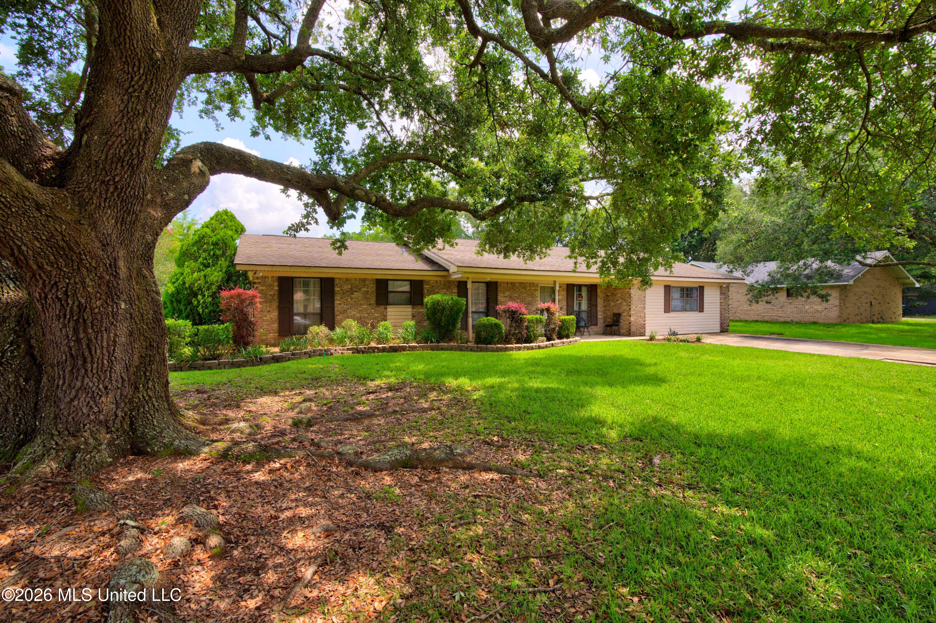 2318 Lynn Avenue Property Photo 3