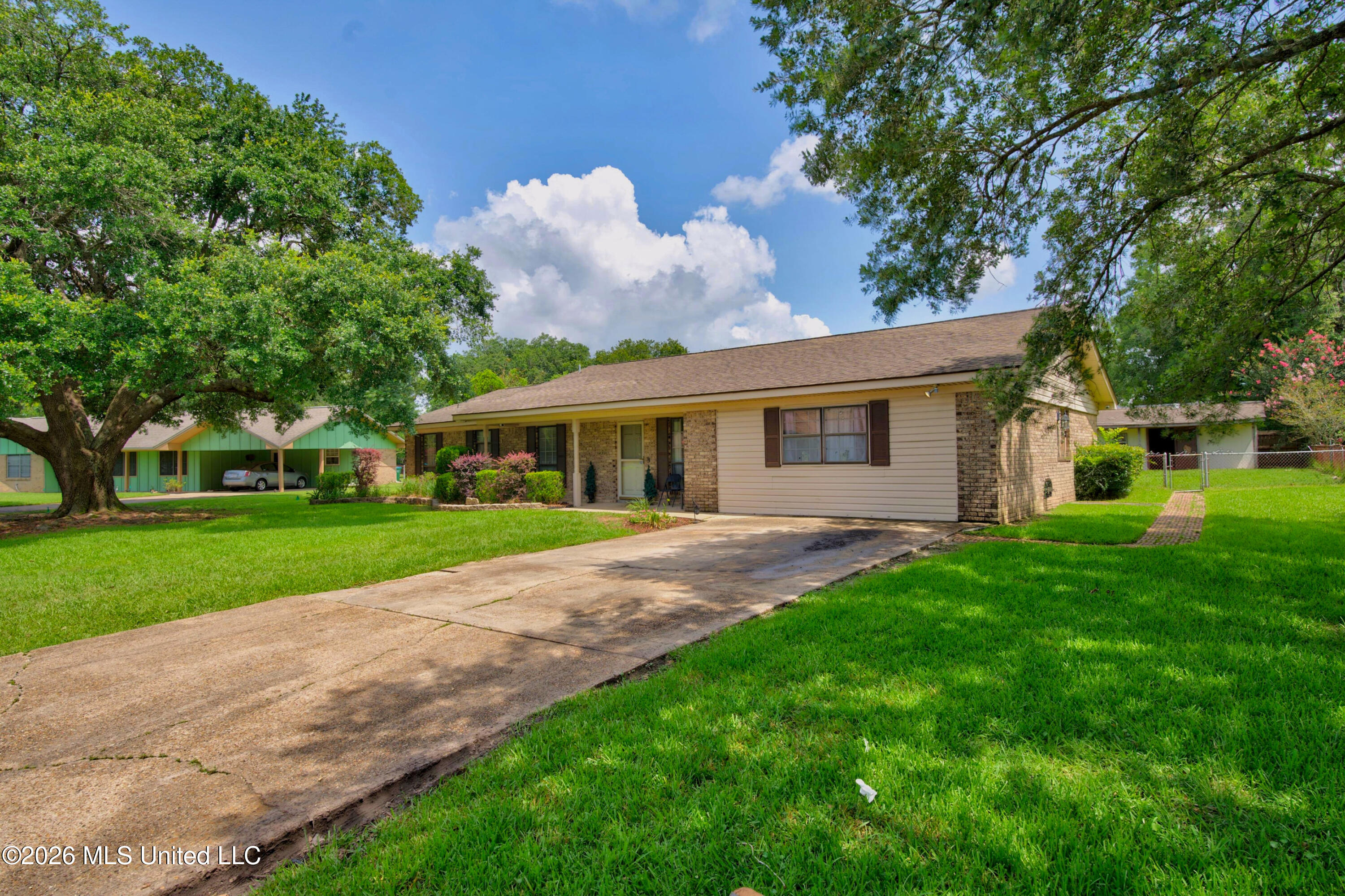 2318 Lynn Avenue Property Photo 4
