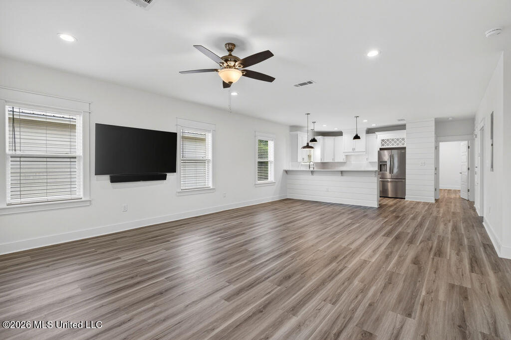 212 Clark Avenue Property Photo 8