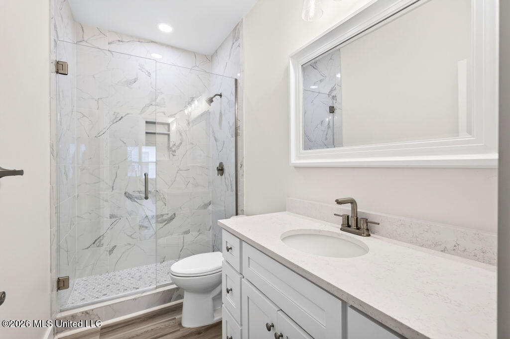 212 Clark Avenue Property Photo 27
