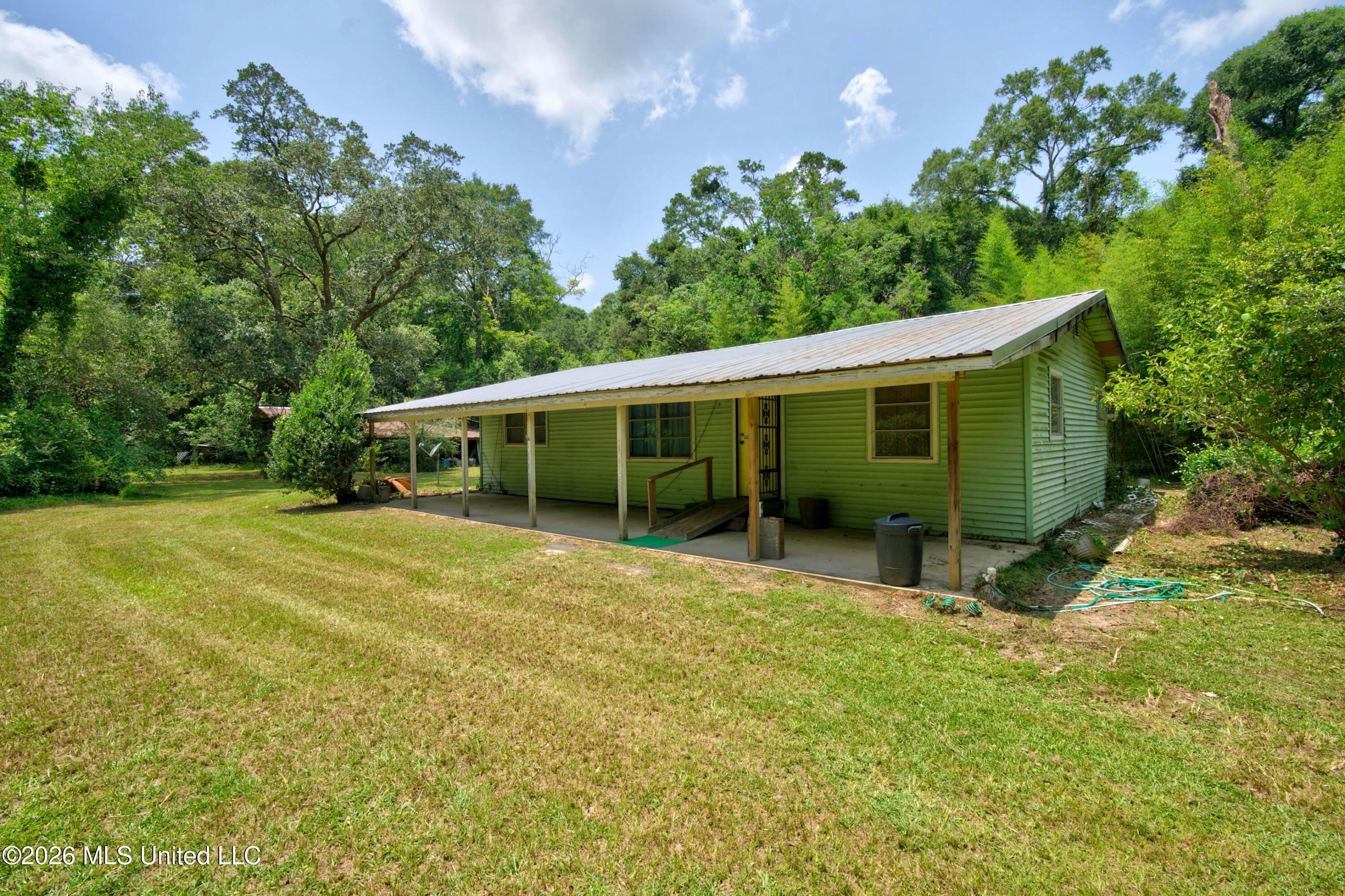 13513 Bunker Hill Road Property Photo 3