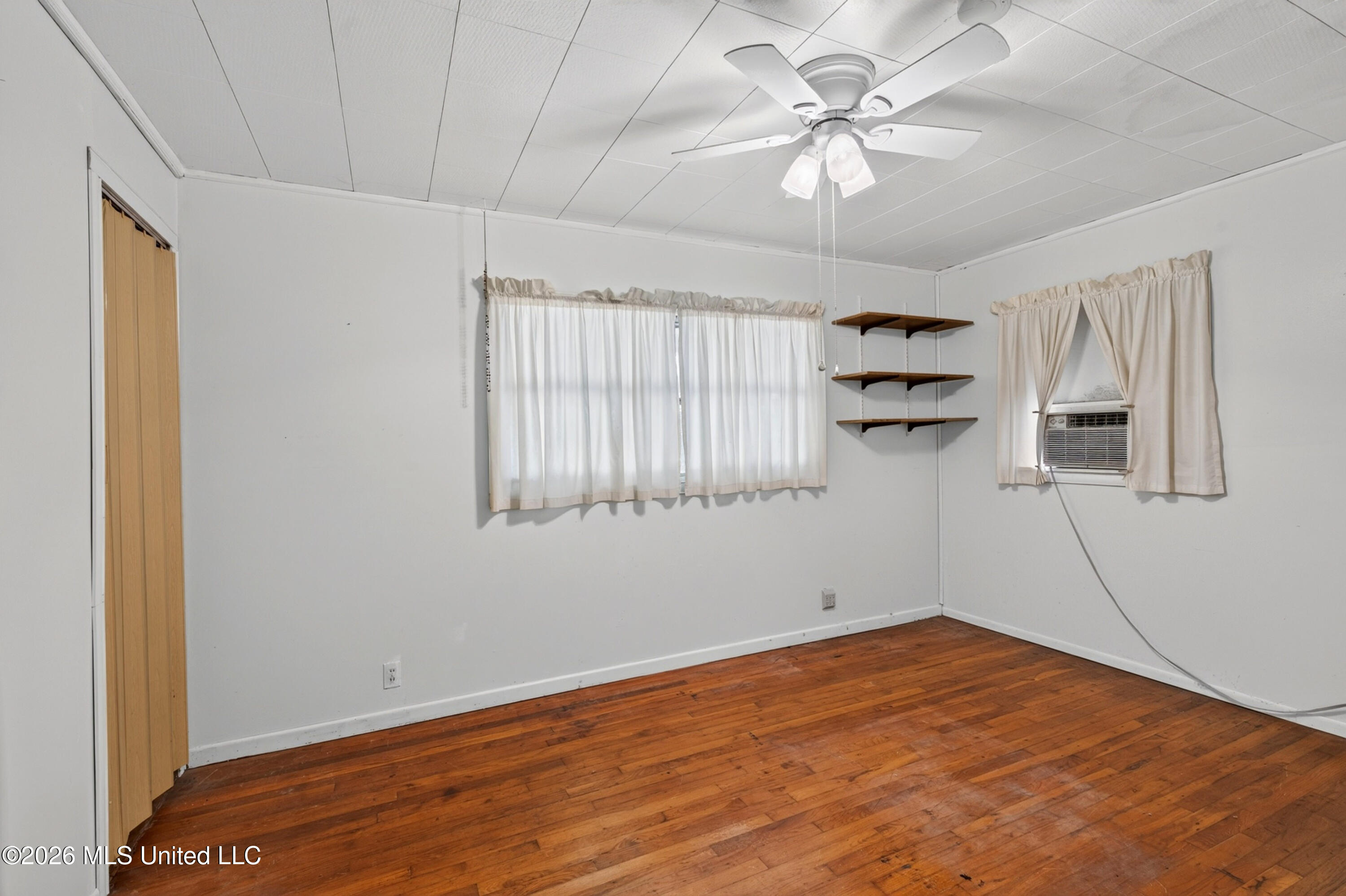 13513 Bunker Hill Road Property Photo 12