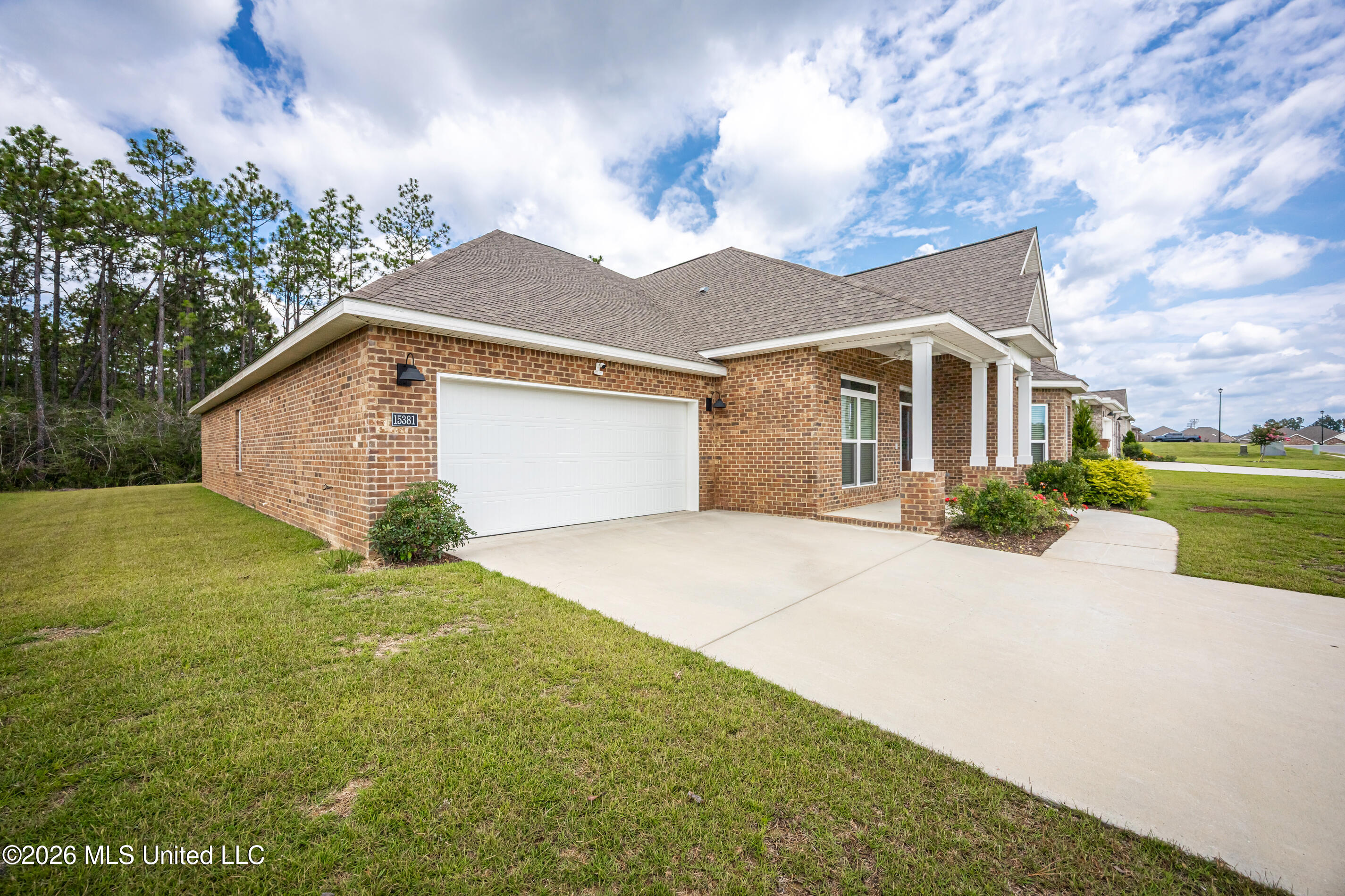 15381 Dandelion Drive Property Photo 3