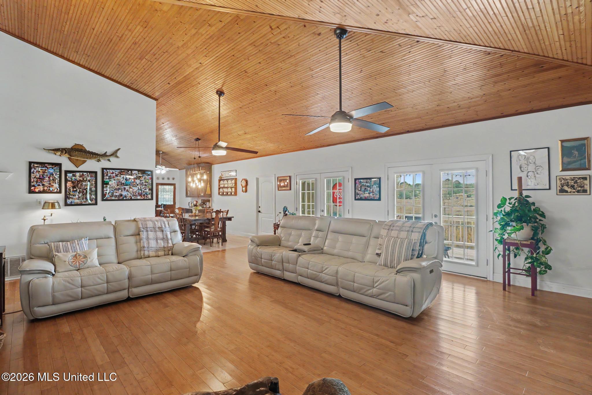 8821 Pickering Forrest Drive Property Photo 10