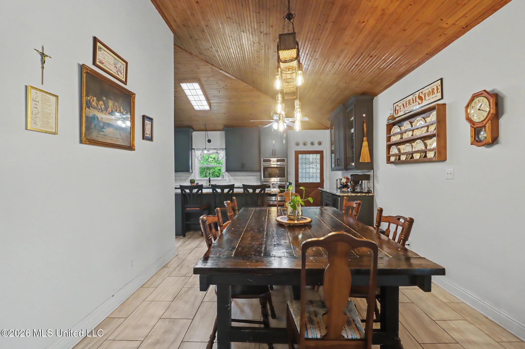 8821 Pickering Forrest Drive Property Photo 13
