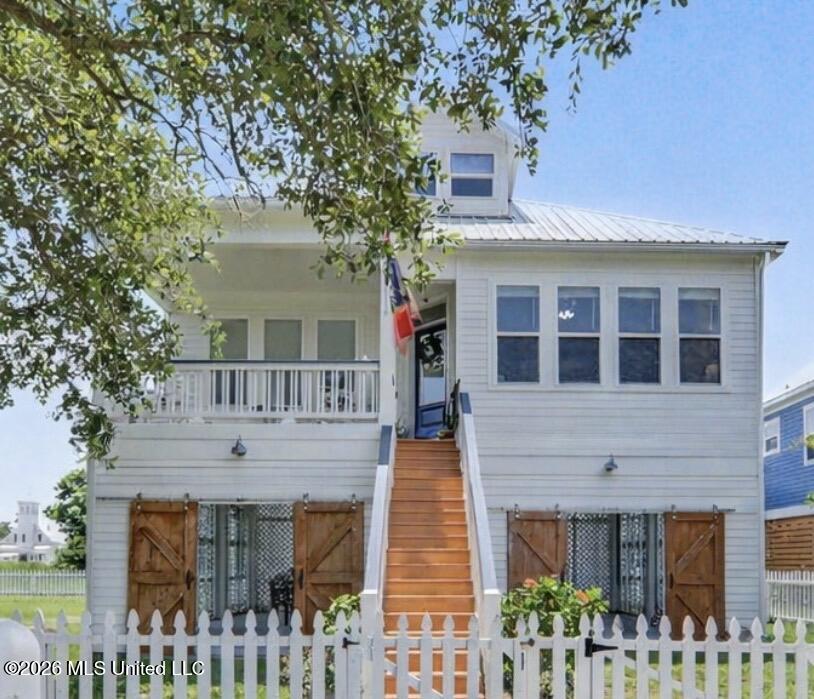 305 Davis Avenue Property Photo 1