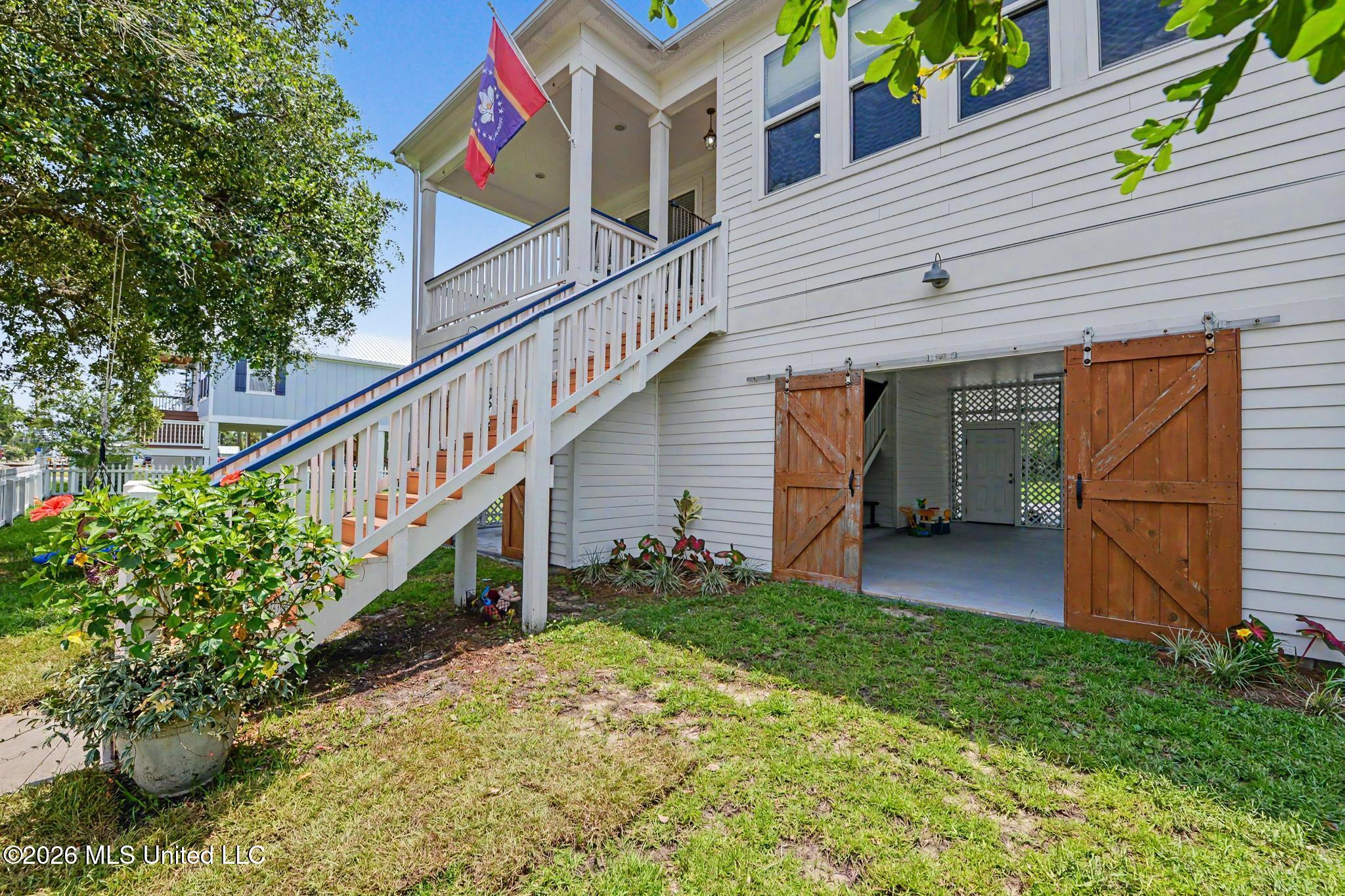 305 Davis Avenue Property Photo 6