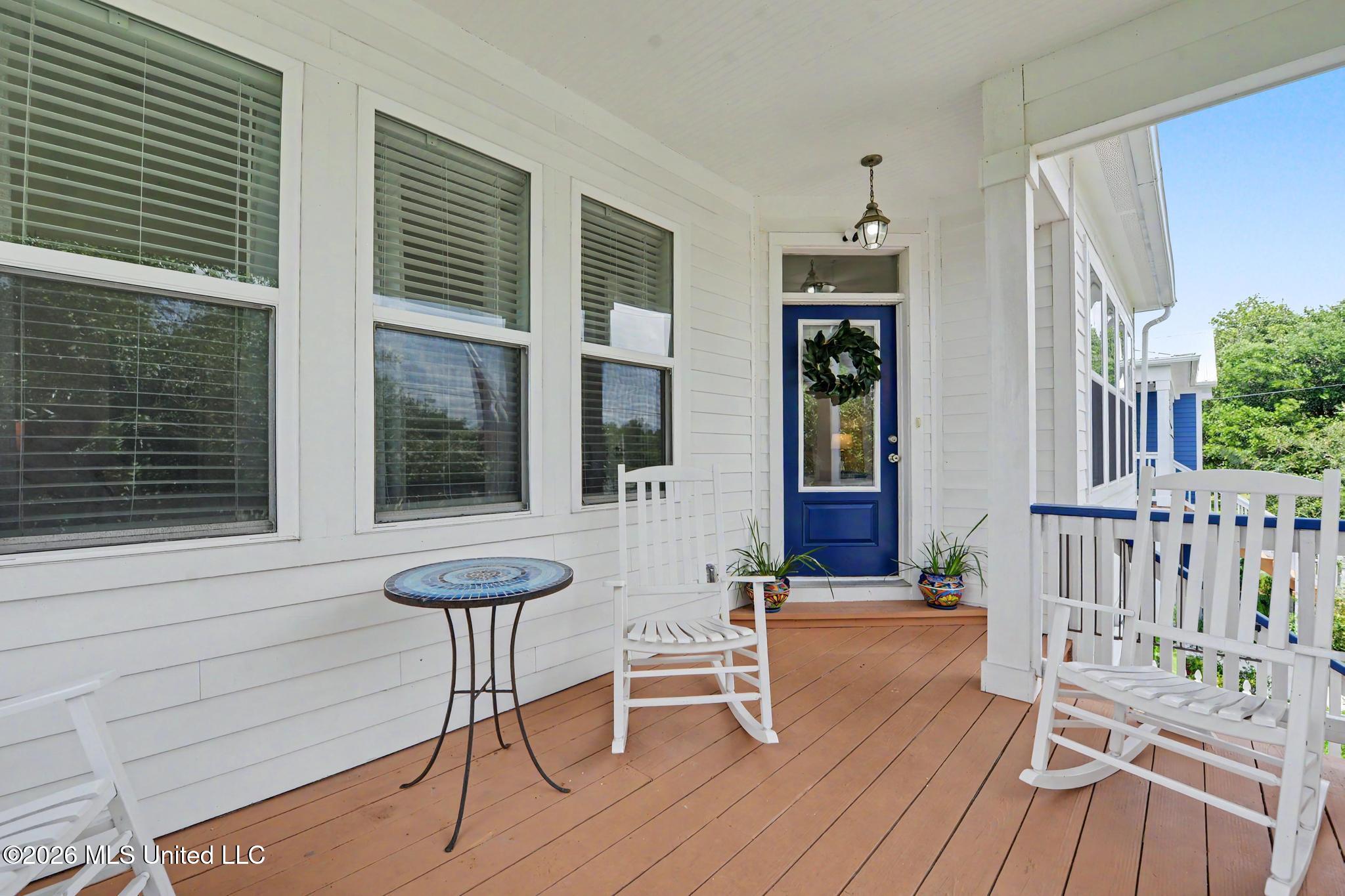 305 Davis Avenue Property Photo 7
