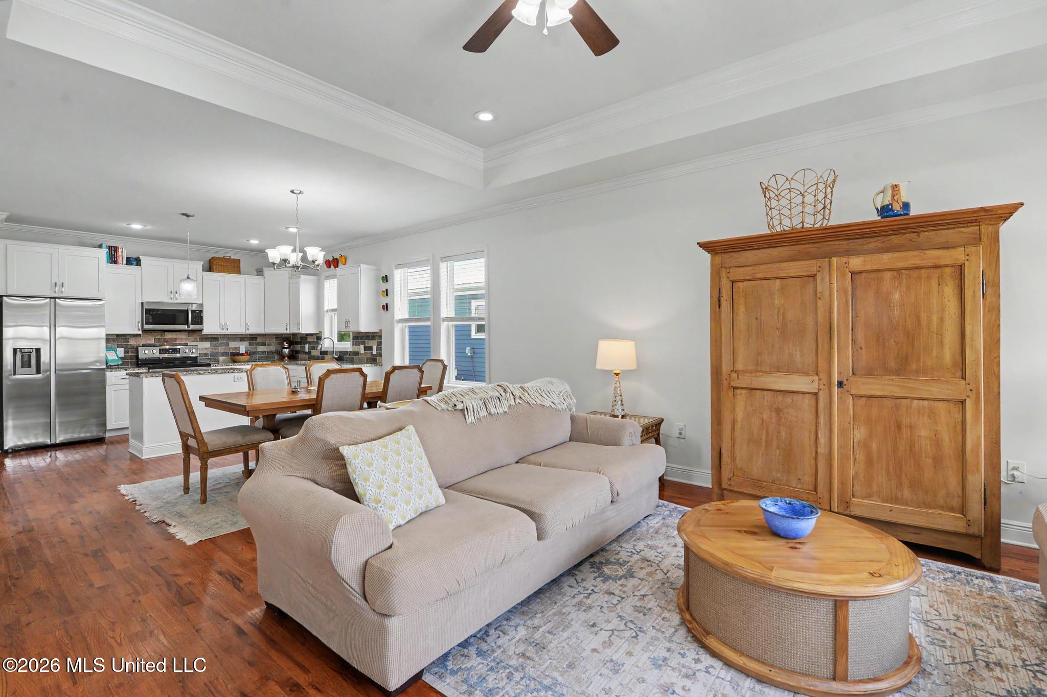 305 Davis Avenue Property Photo 9
