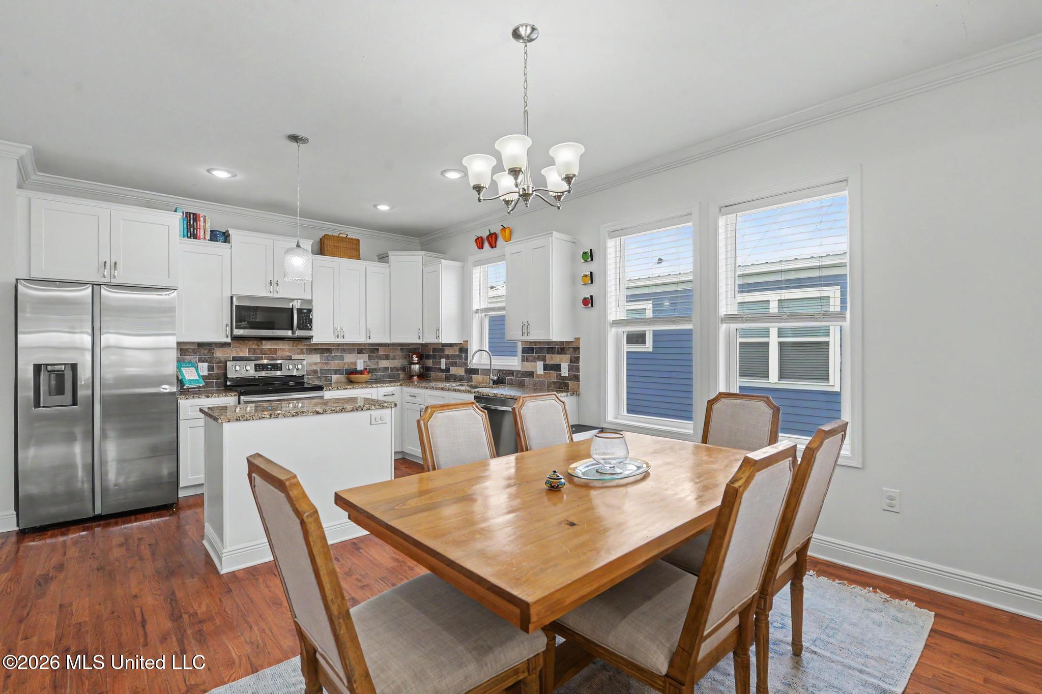 305 Davis Avenue Property Photo 12