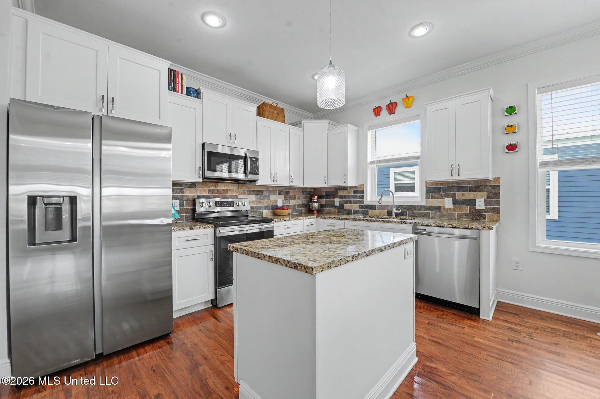 305 Davis Avenue Property Photo 13