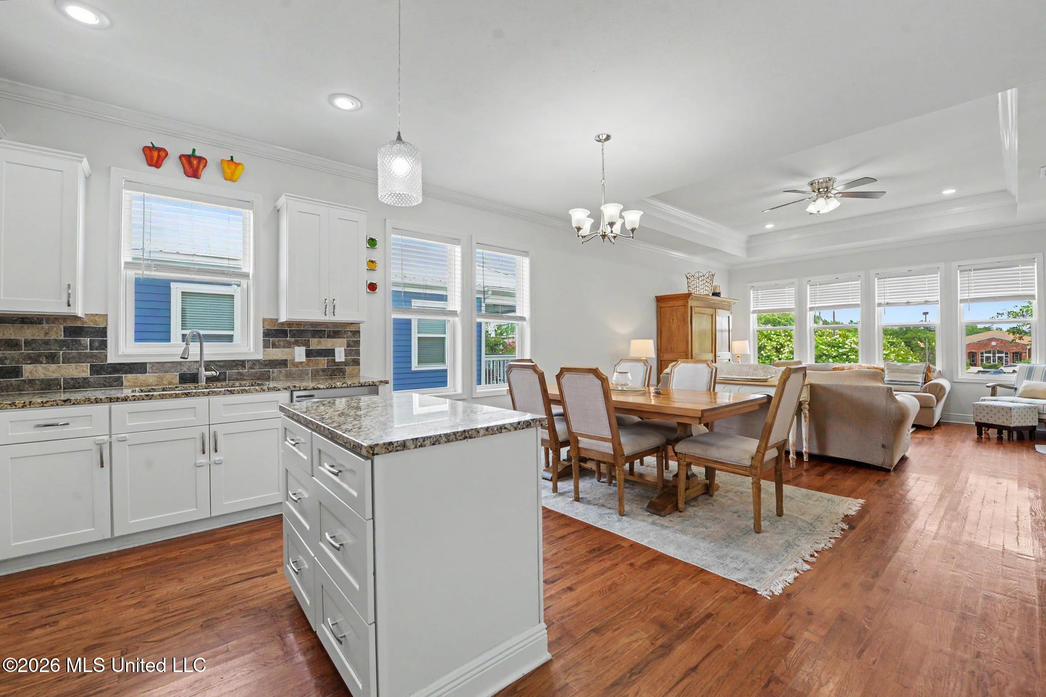 305 Davis Avenue Property Photo 14