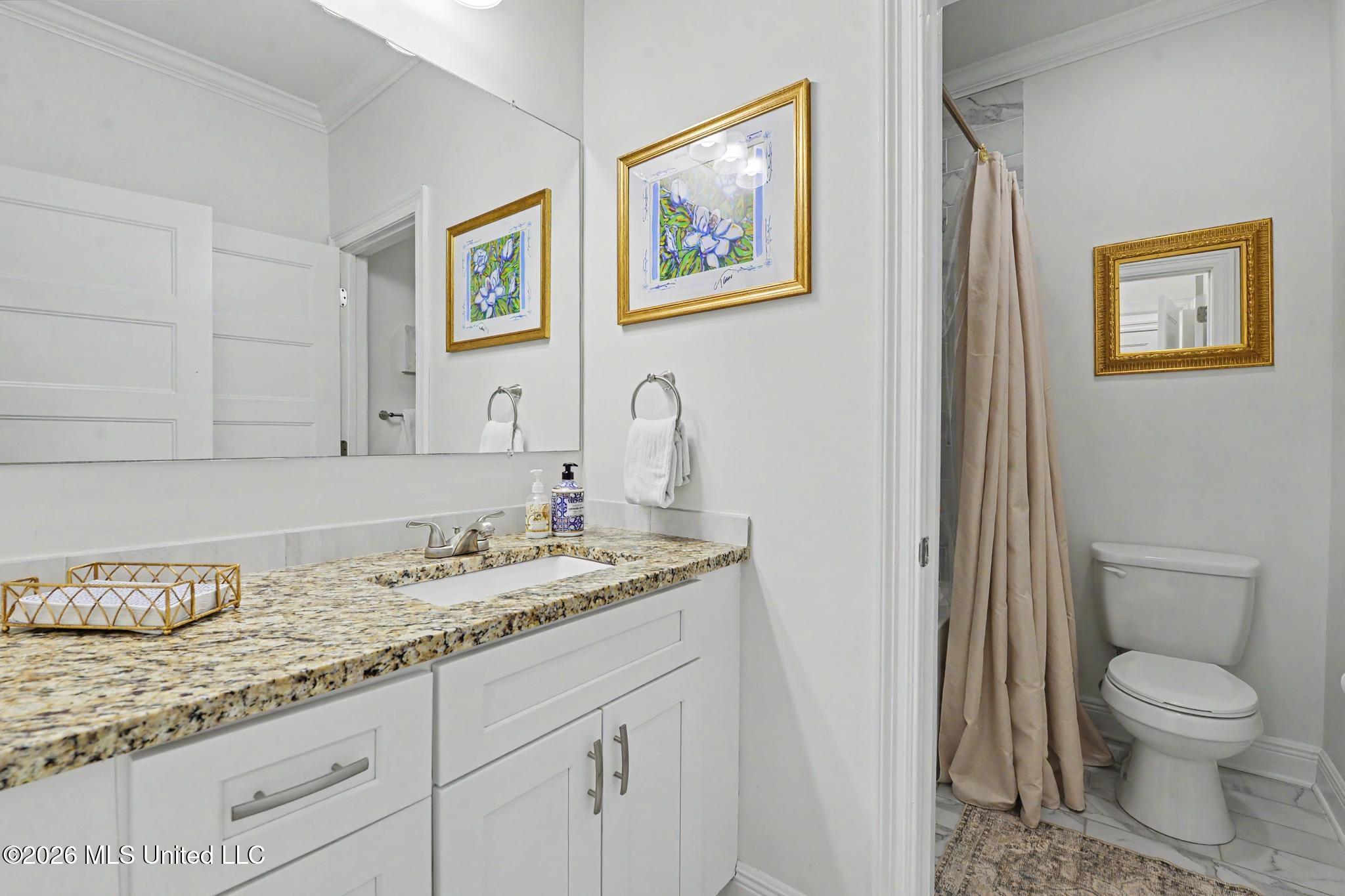 305 Davis Avenue Property Photo 22