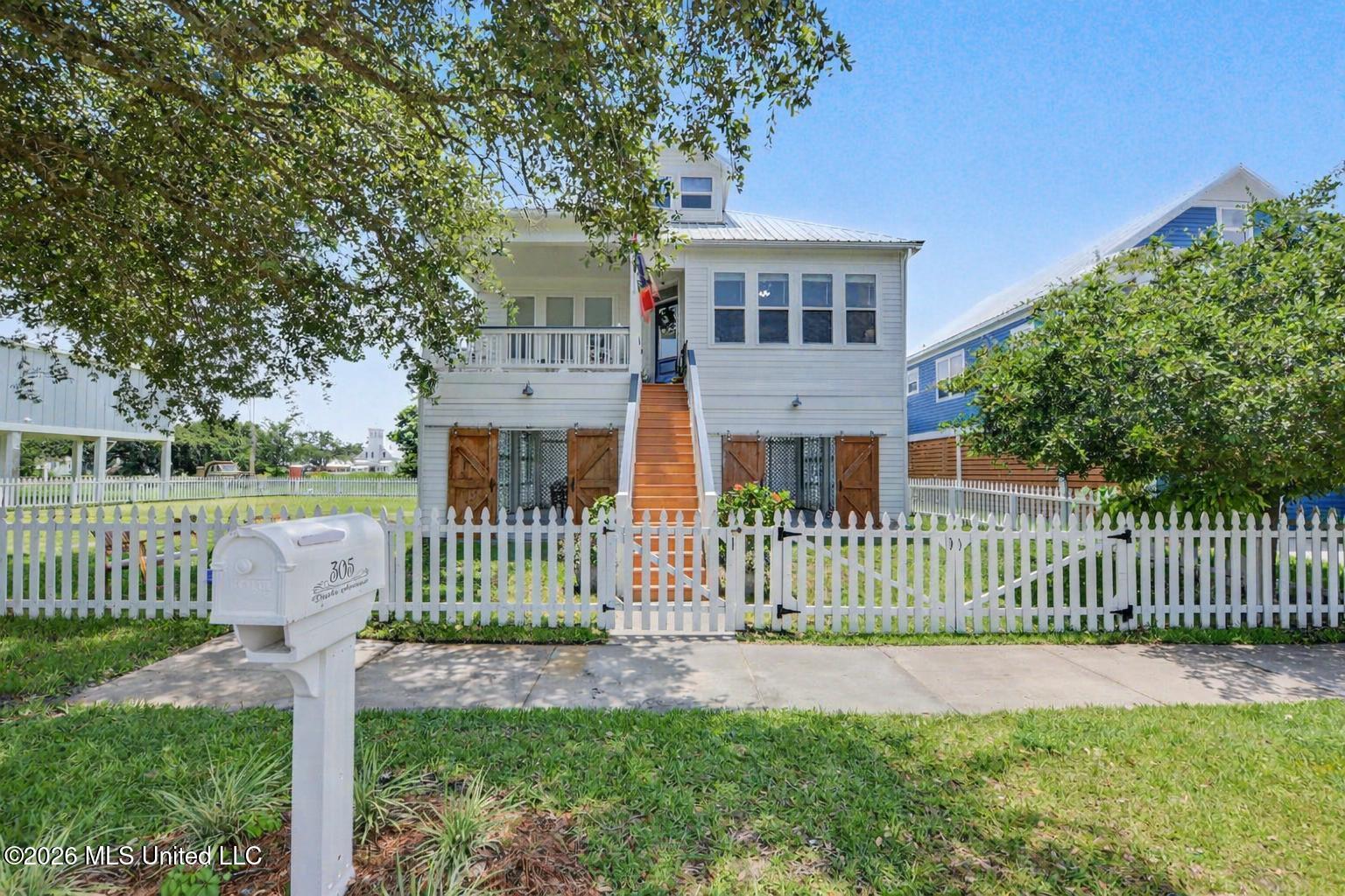 305 Davis Avenue Property Photo 32