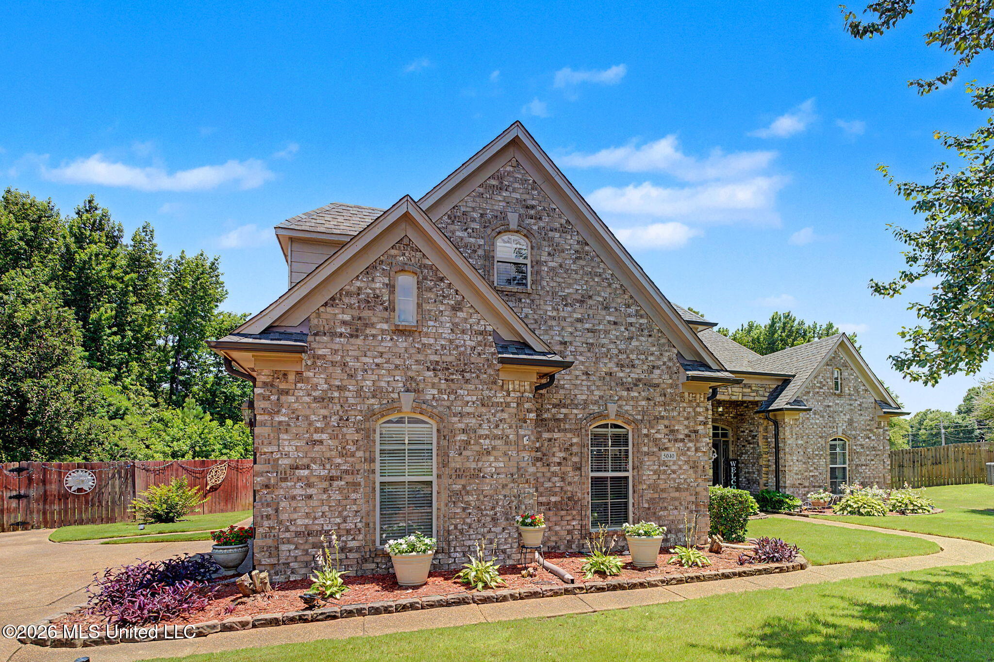 5040 Garner Lane Property Photo 3