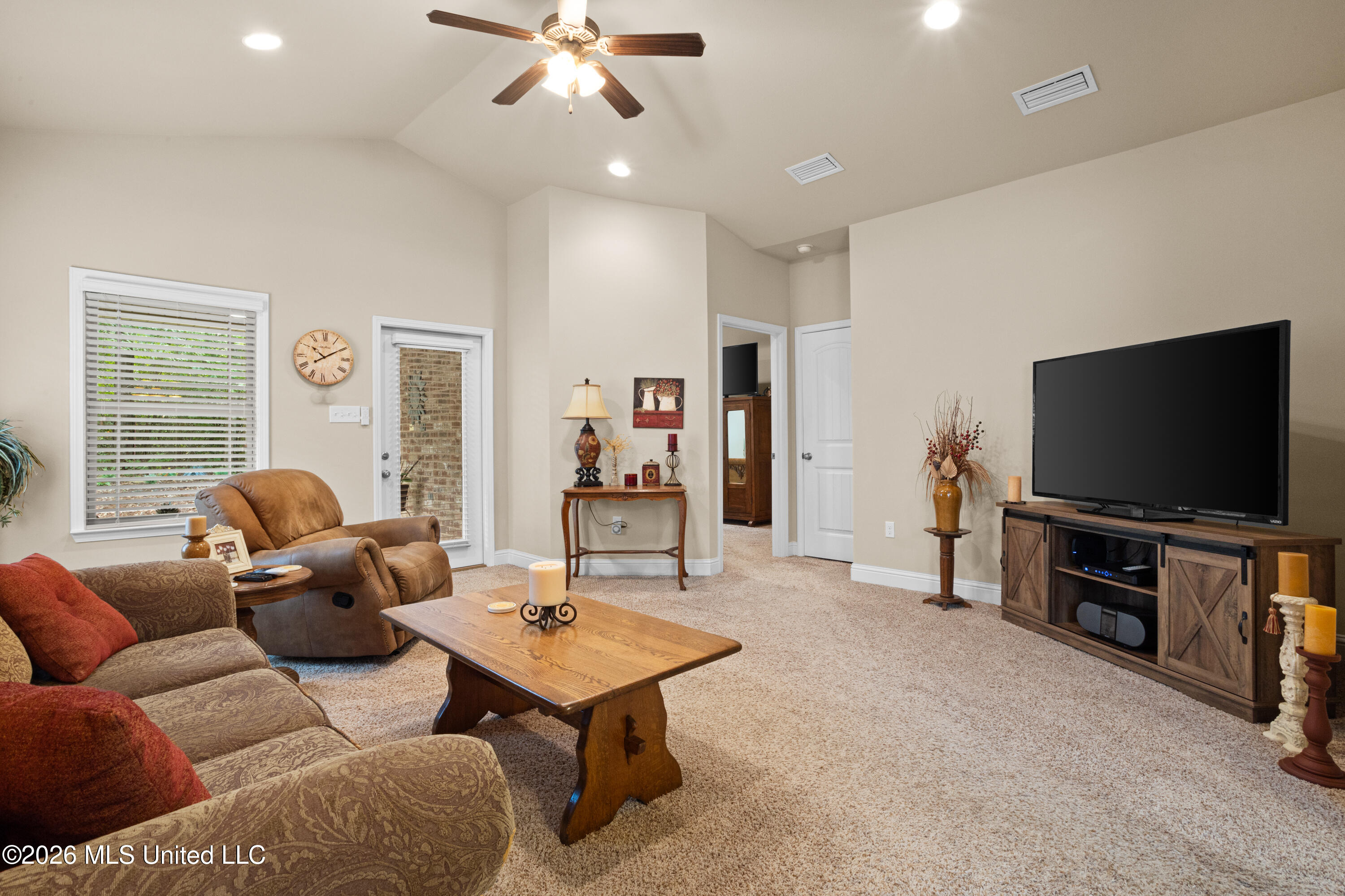 14044 Anandale Circle Property Photo 4