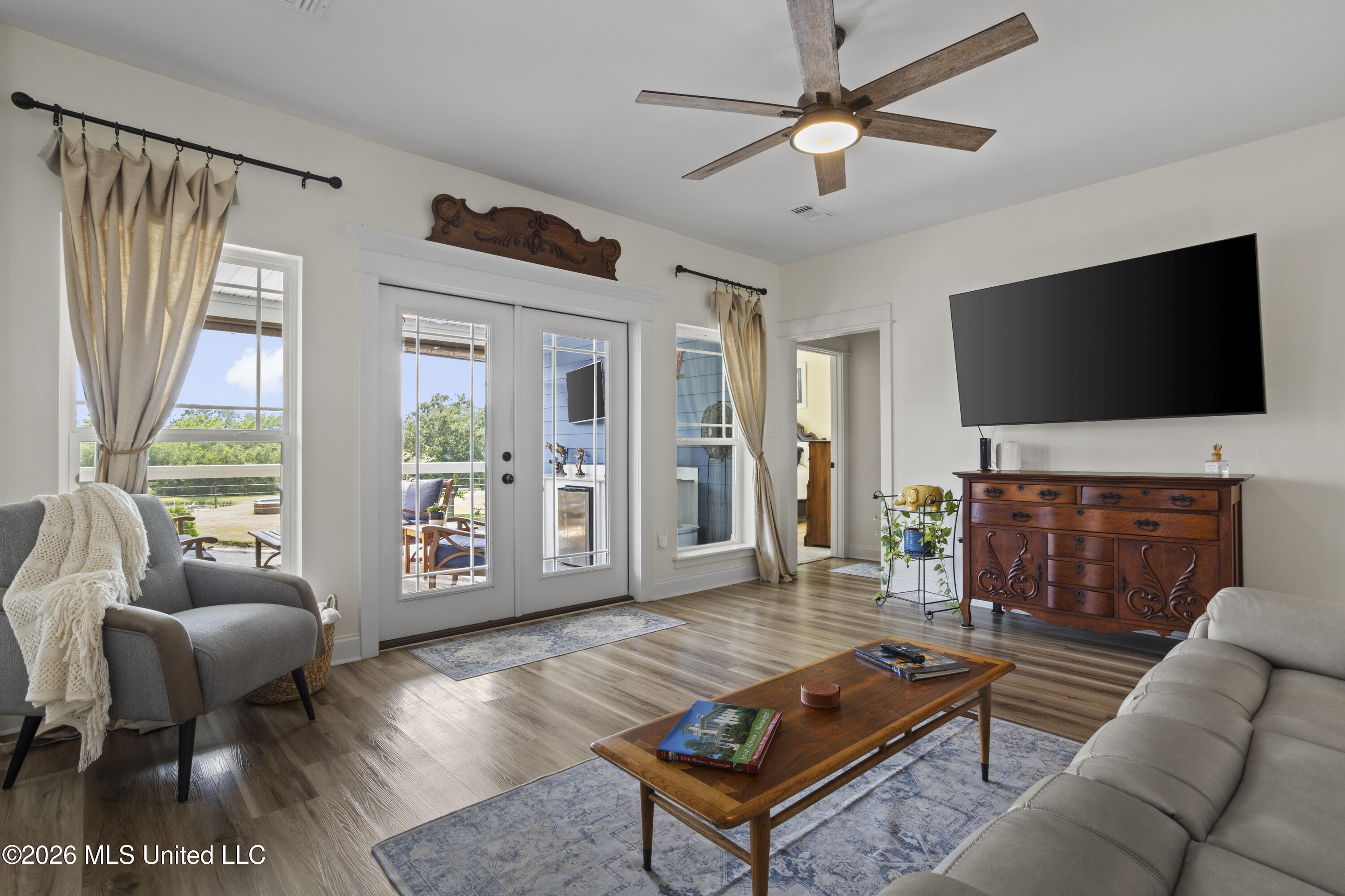 15520 Needle Street Property Photo 7