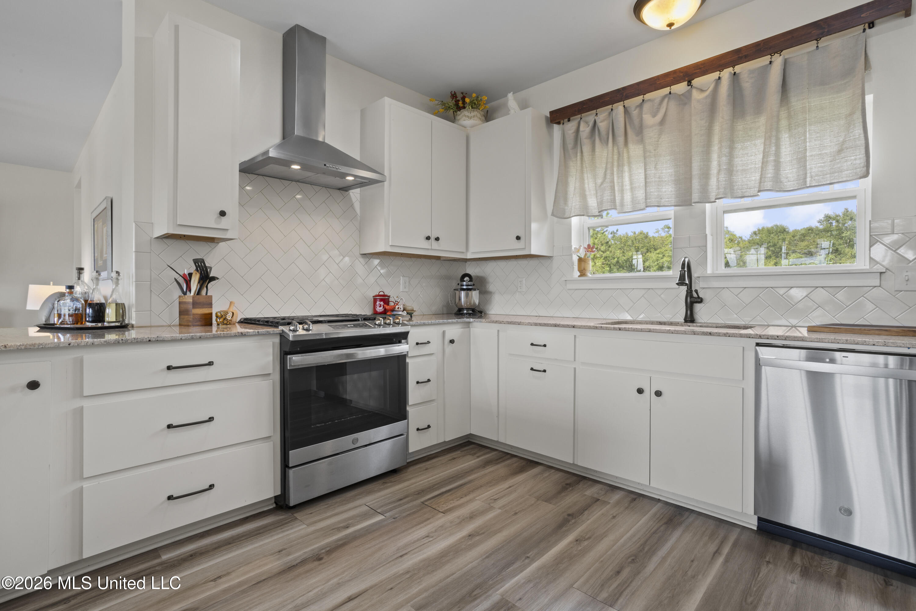 15520 Needle Street Property Photo 13