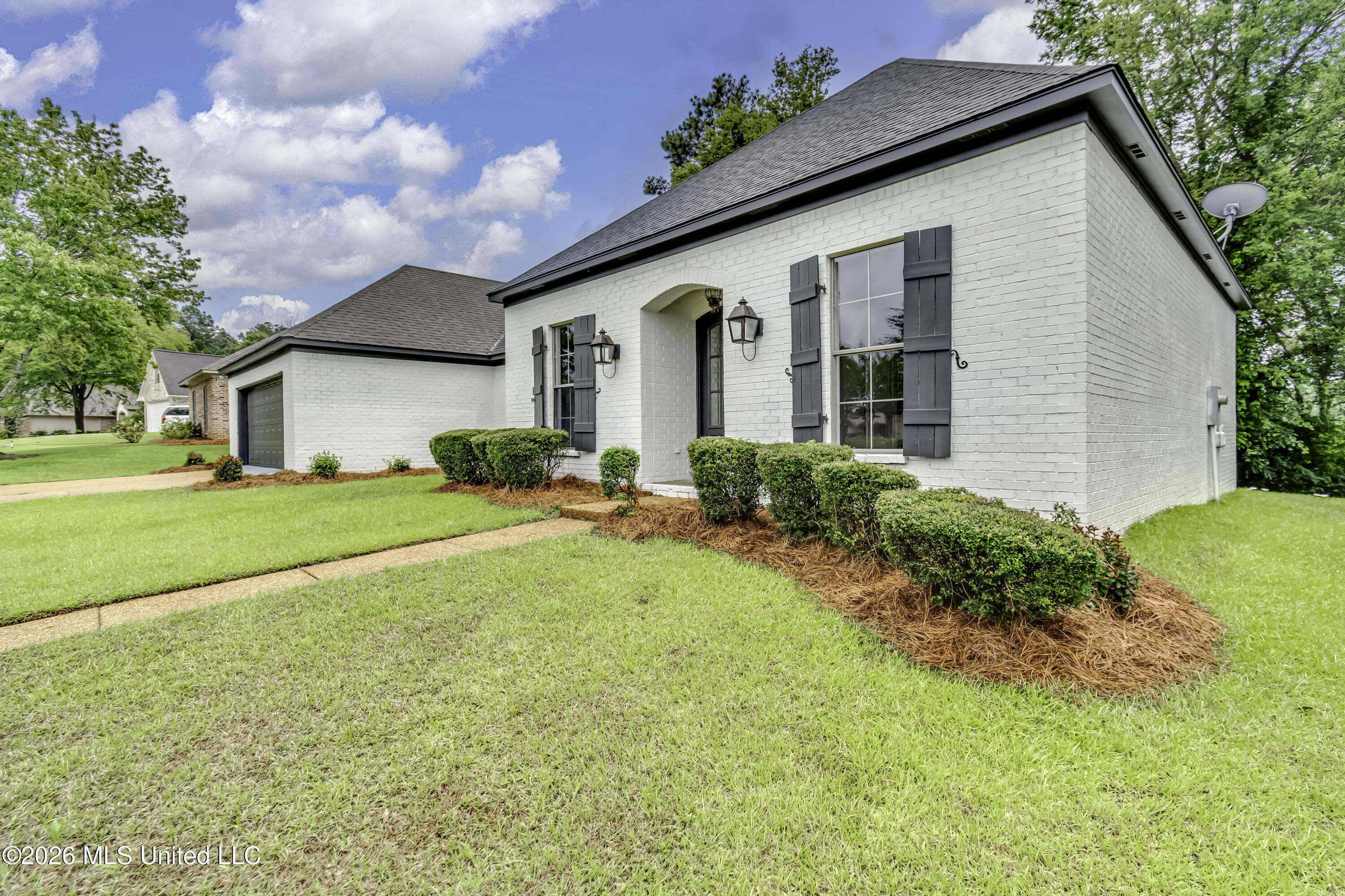 172 Hartfield Drive Property Photo 2