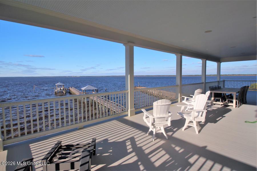 717 Sandy Hook Drive Property Photo 3