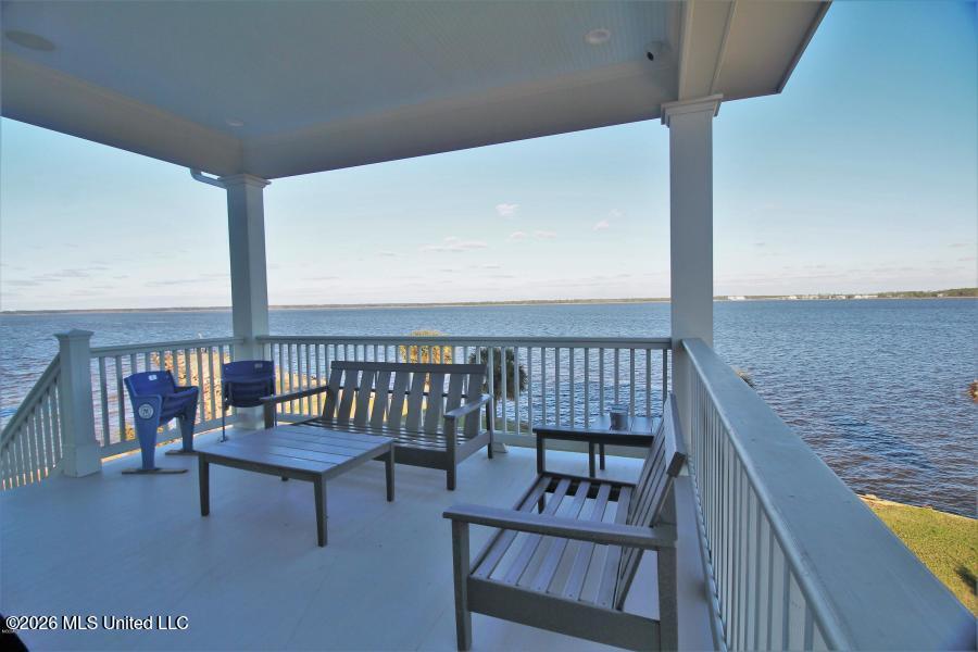 717 Sandy Hook Drive Property Photo 4