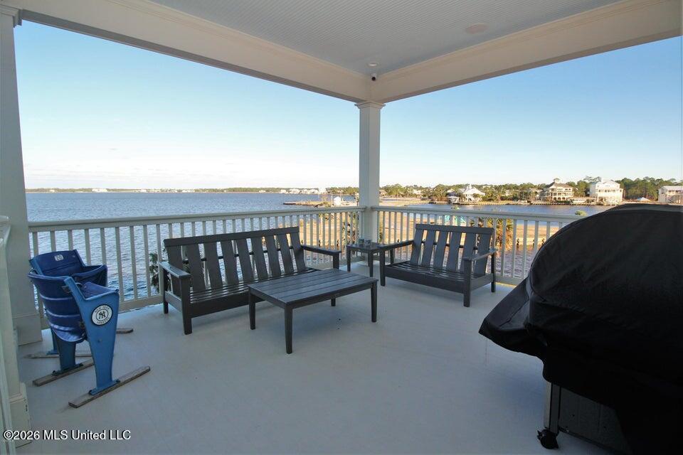 717 Sandy Hook Drive Property Photo 5