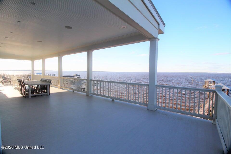 717 Sandy Hook Drive Property Photo 6