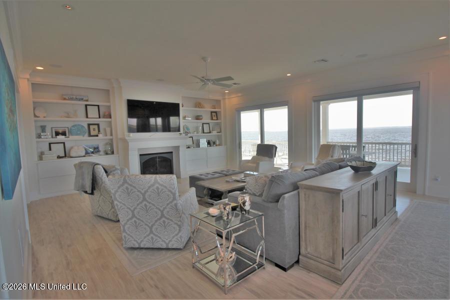 717 Sandy Hook Drive Property Photo 9