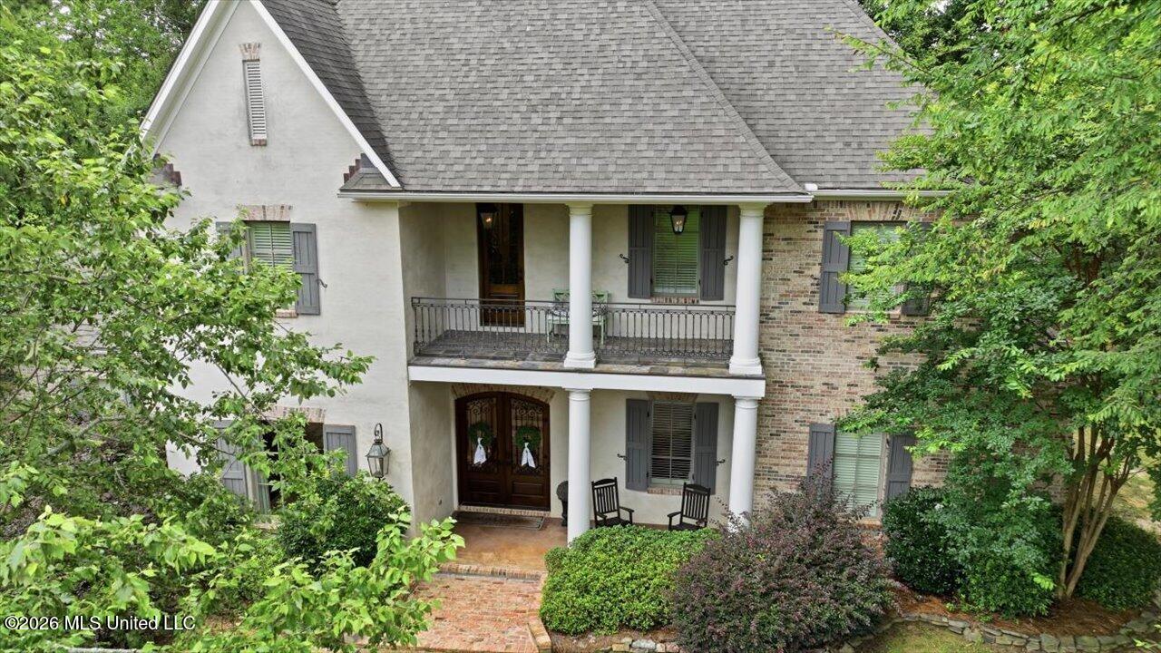 460 Pembrooke Drive Property Photo 2