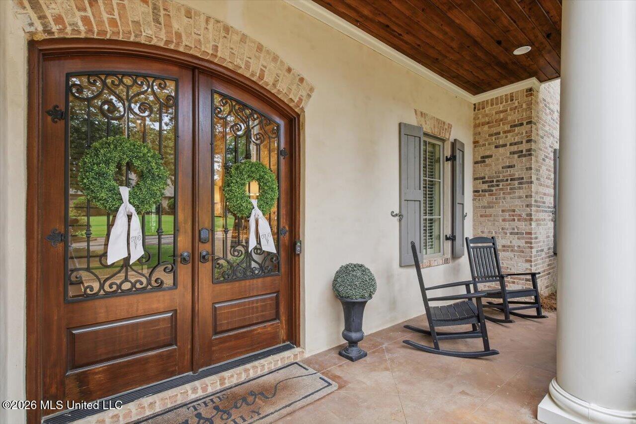 460 Pembrooke Drive Property Photo 5