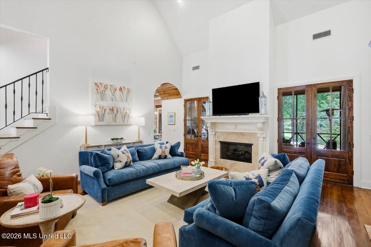 460 Pembrooke Drive Property Photo 10