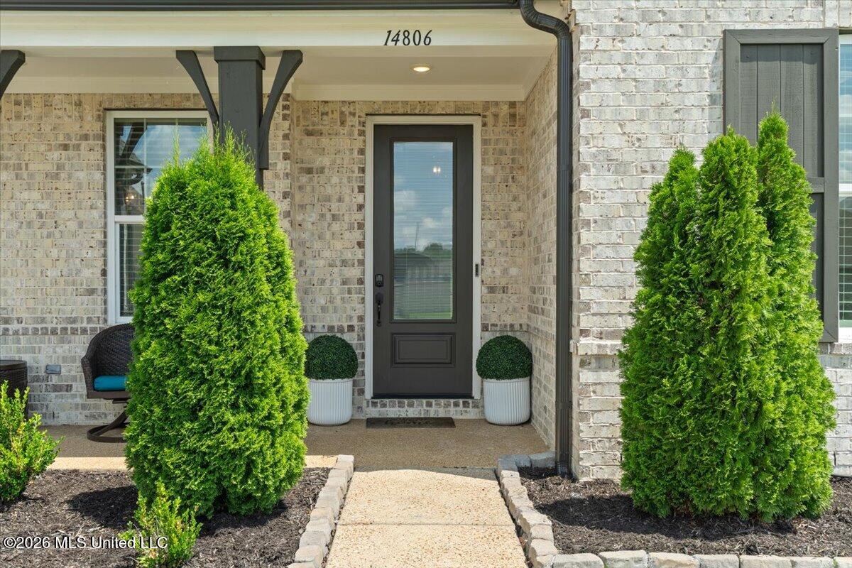 14806 Elm Hill Property Photo 4