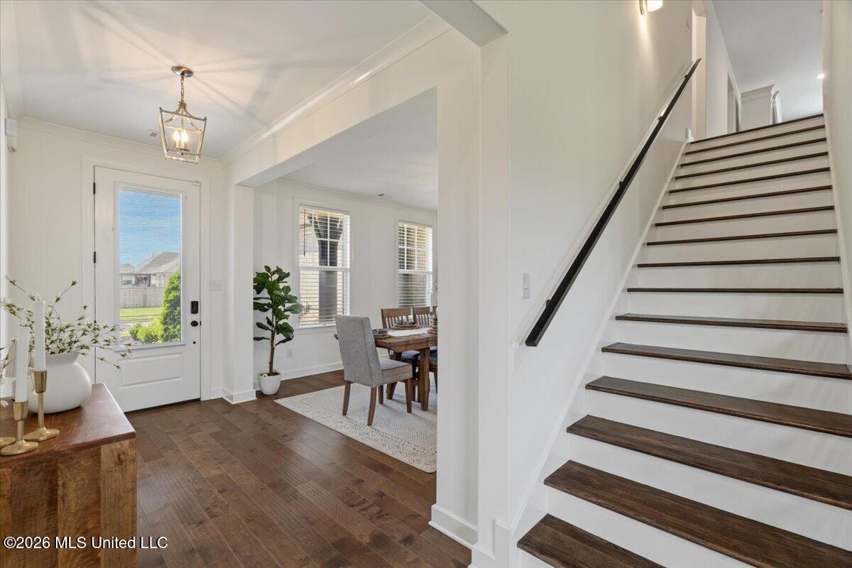 14806 Elm Hill Property Photo 5