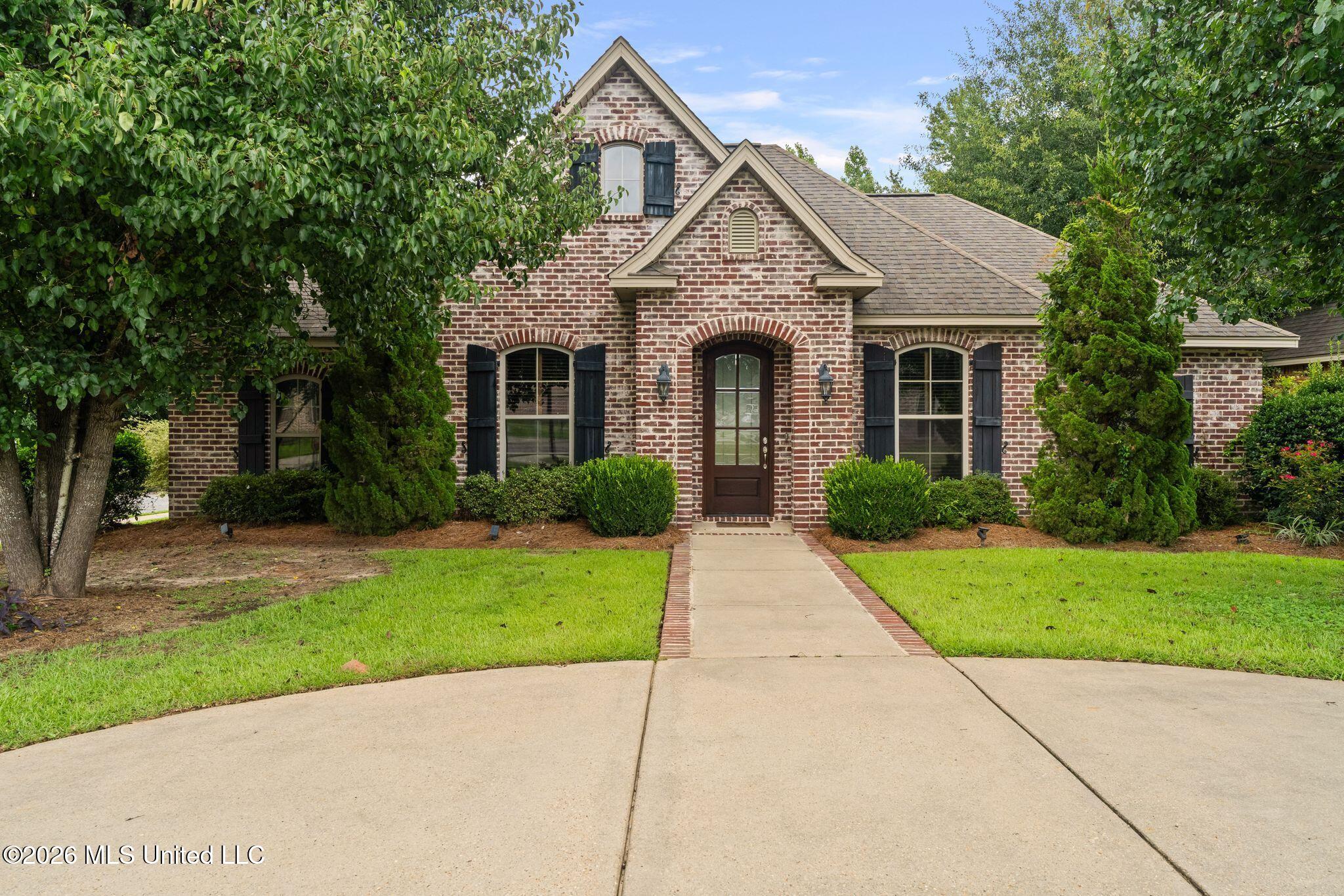 88 Avondale Circle Property Photo 1