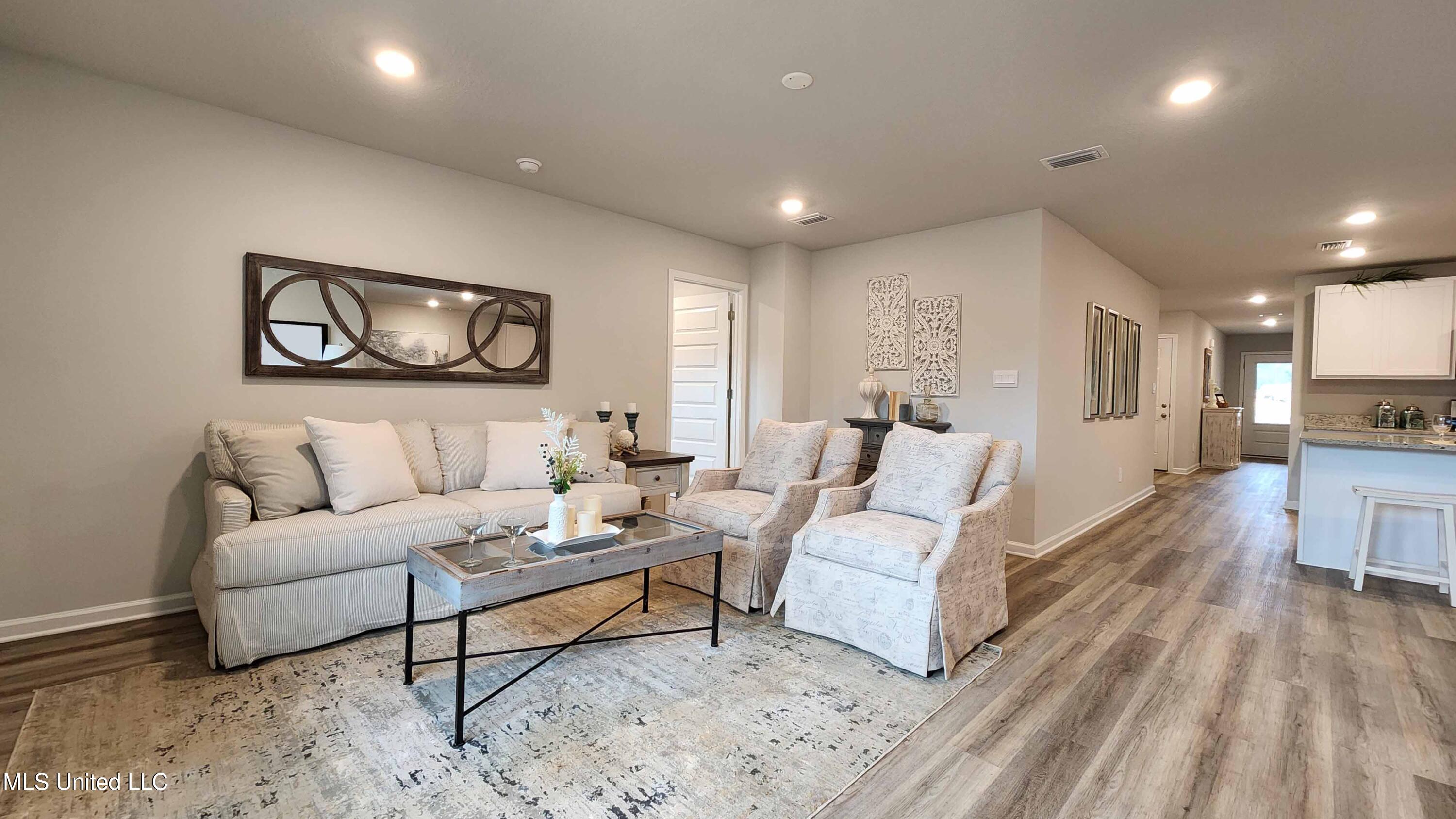 13452 Pond Ridge Way Property Photo 3