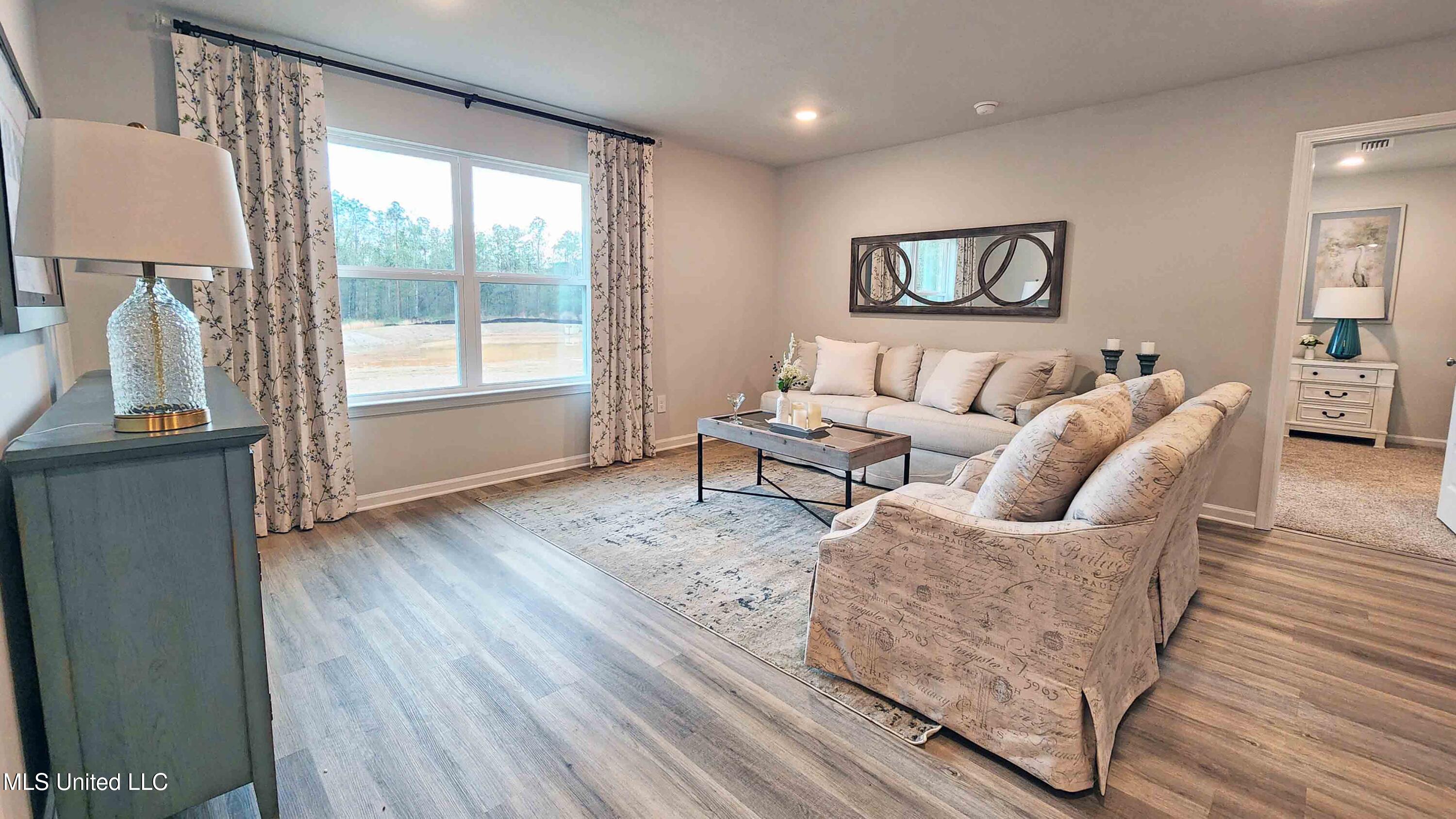 13452 Pond Ridge Way Property Photo 4