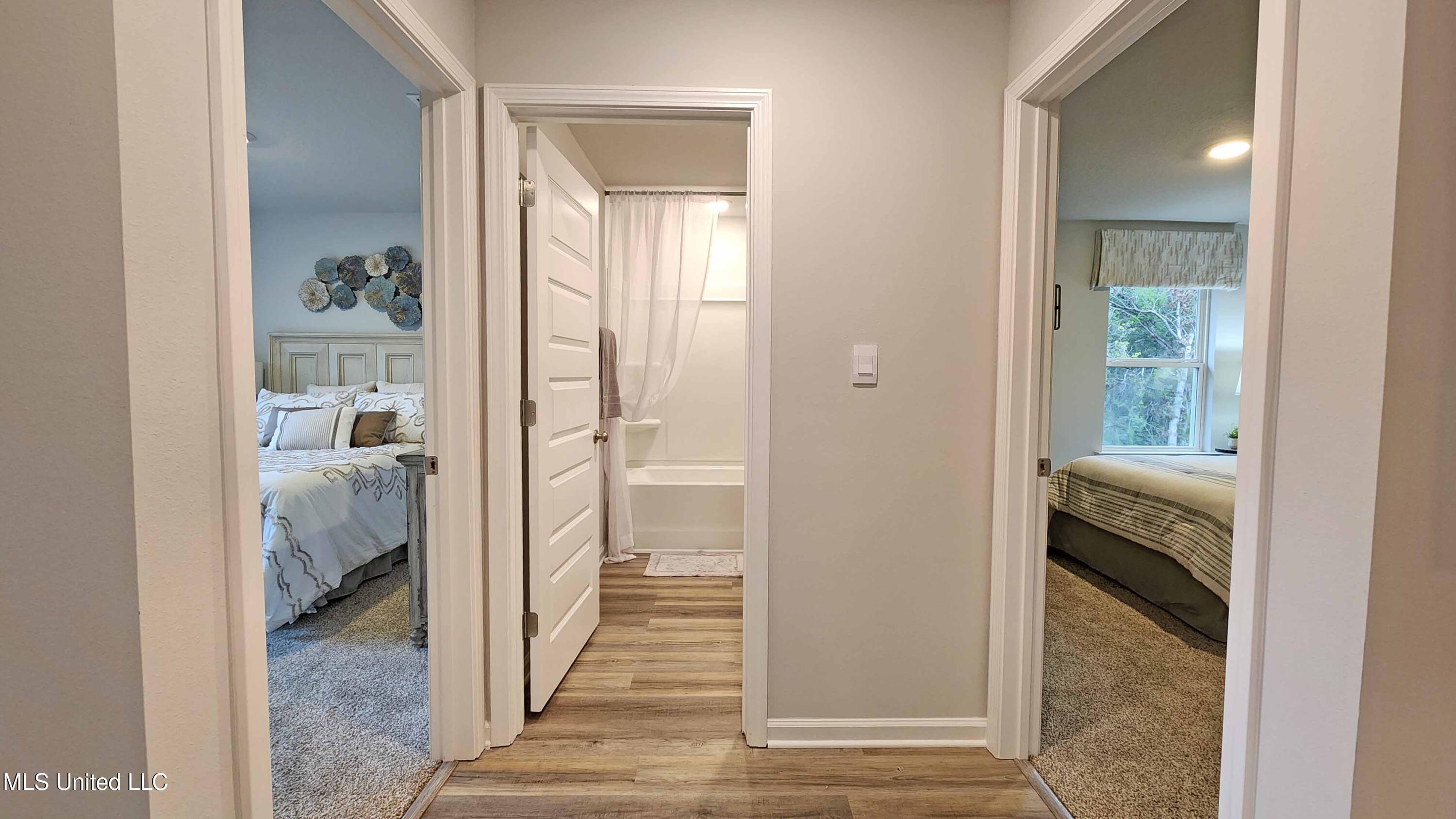 13452 Pond Ridge Way Property Photo 13