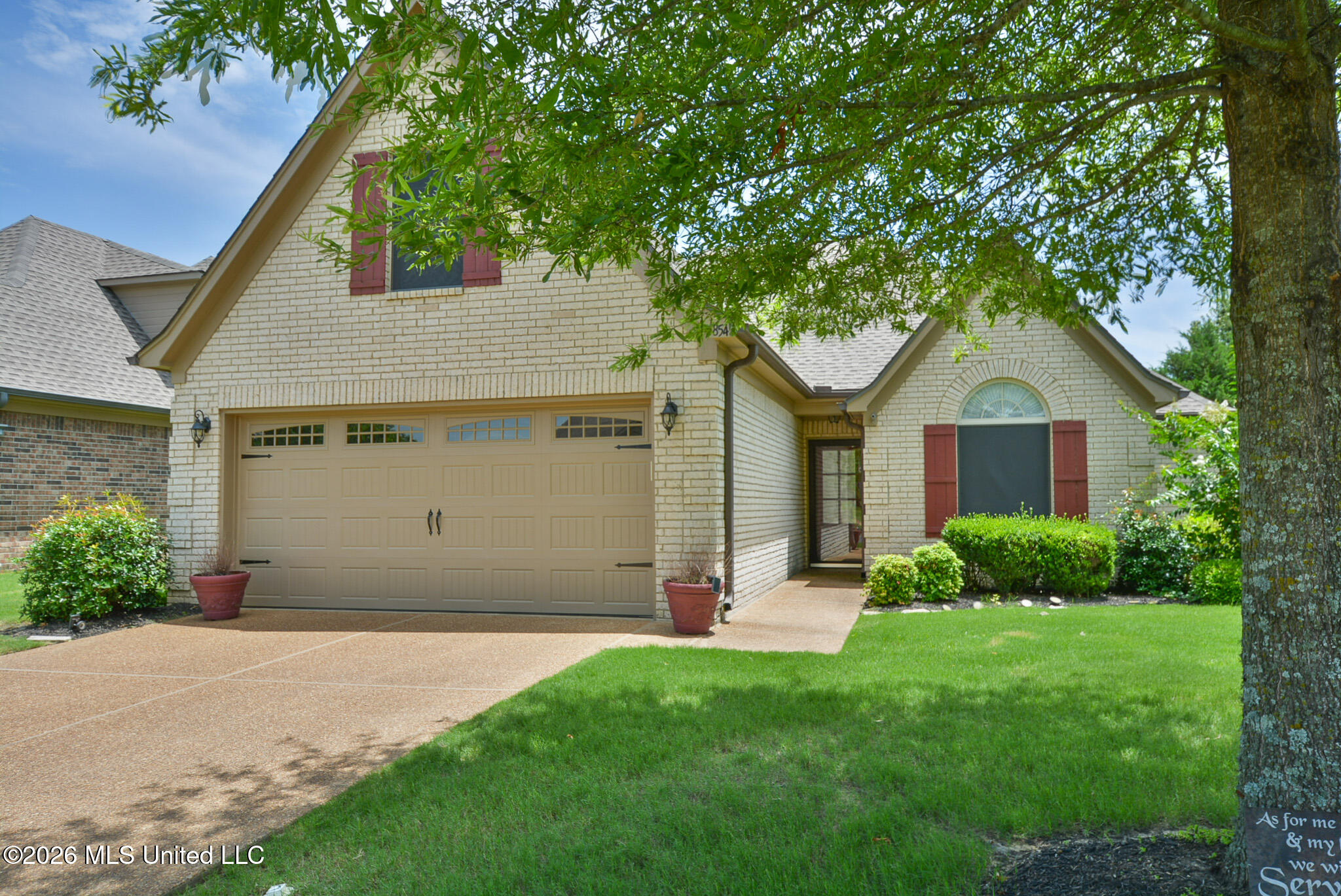 5854 Foxdale Loop Property Photo 2