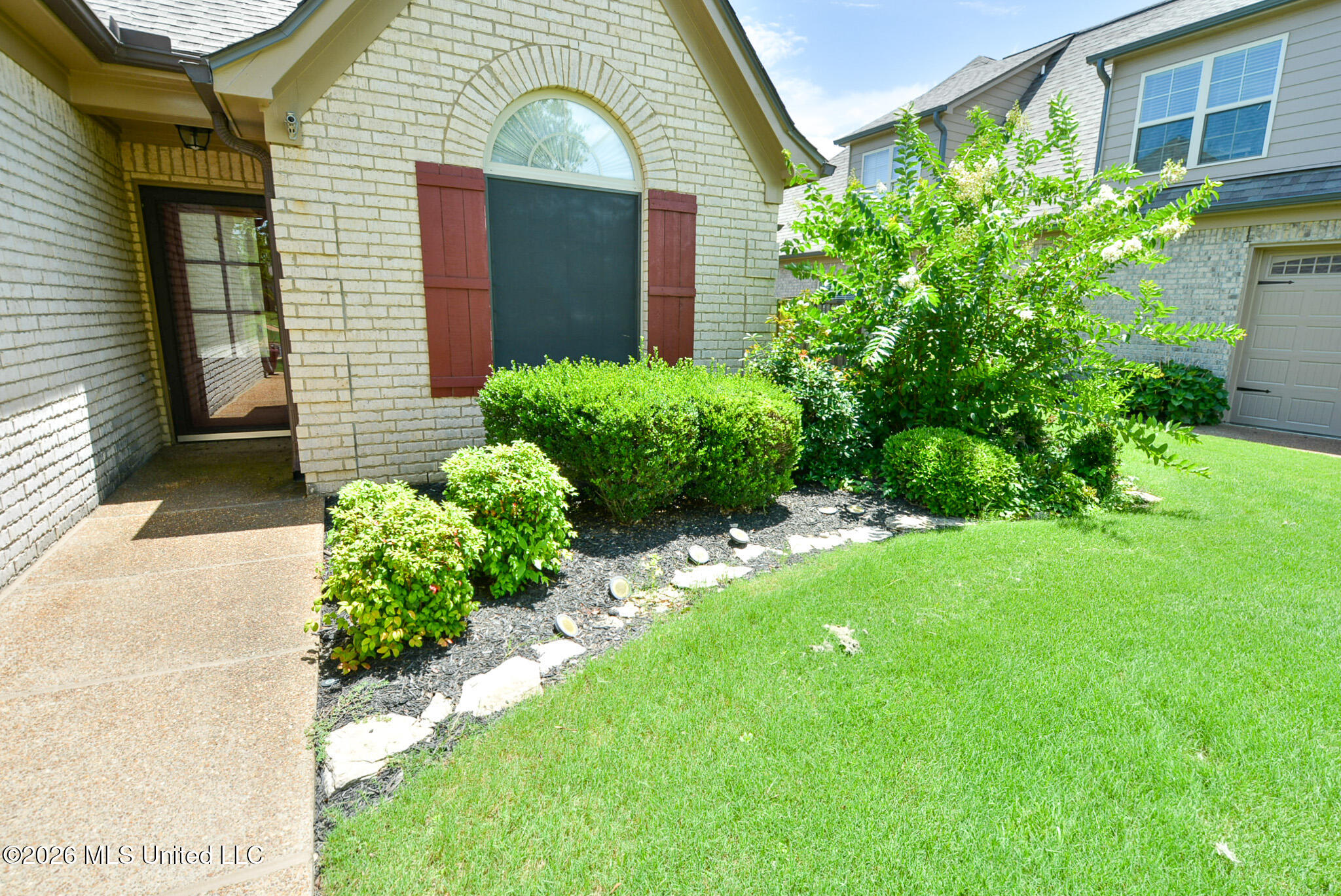 5854 Foxdale Loop Property Photo 4