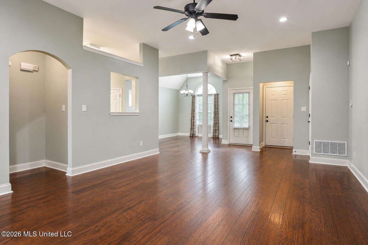 5854 Foxdale Loop Property Photo 9