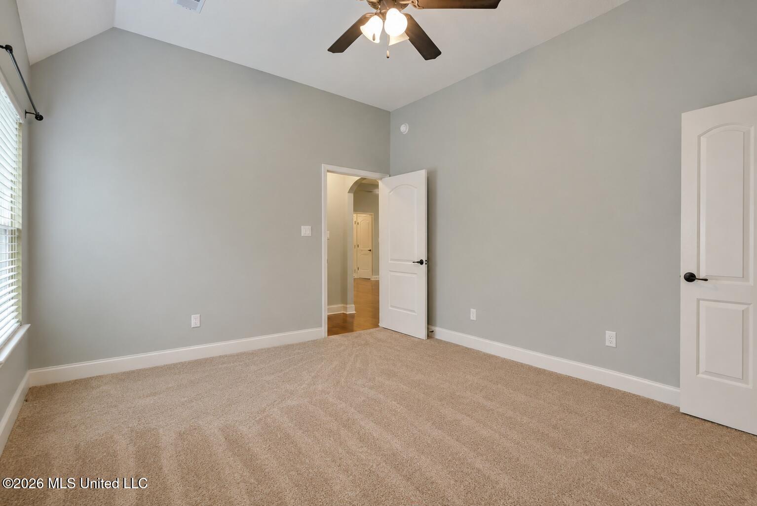 5854 Foxdale Loop Property Photo 13