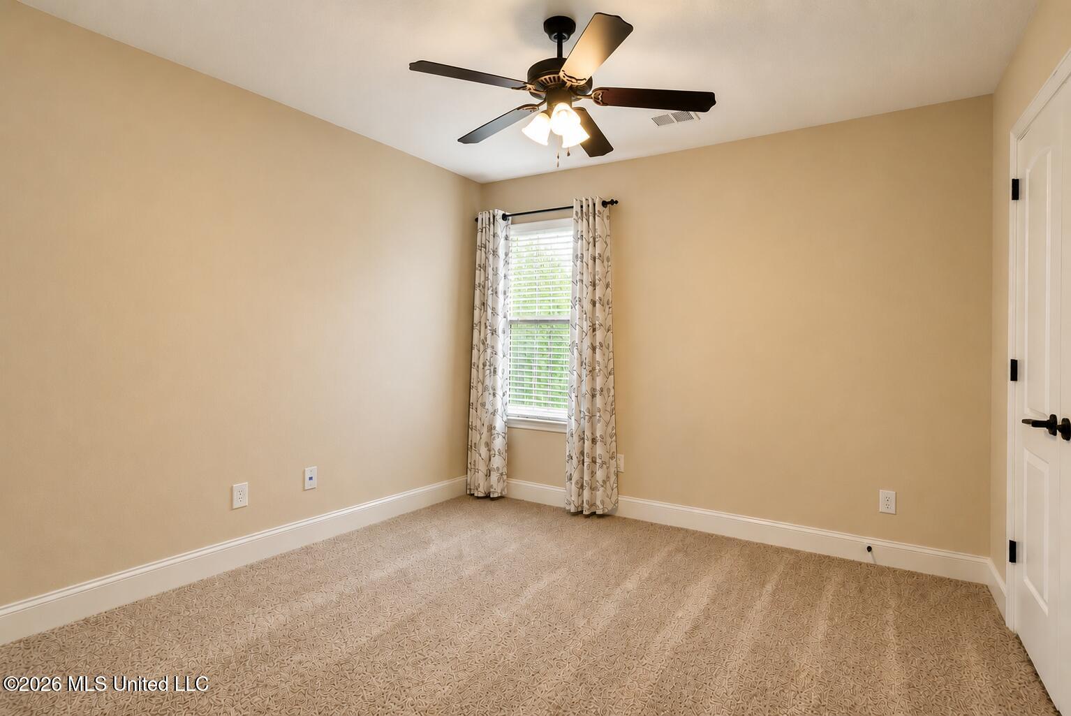 5854 Foxdale Loop Property Photo 17
