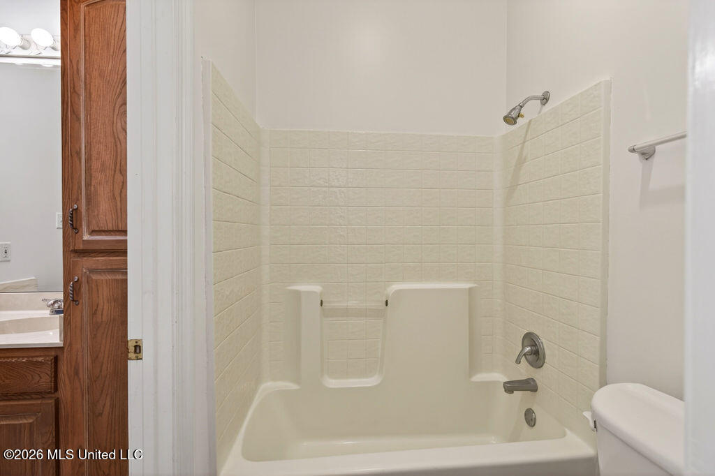 18241 E Robinwood East Drive Property Photo 32