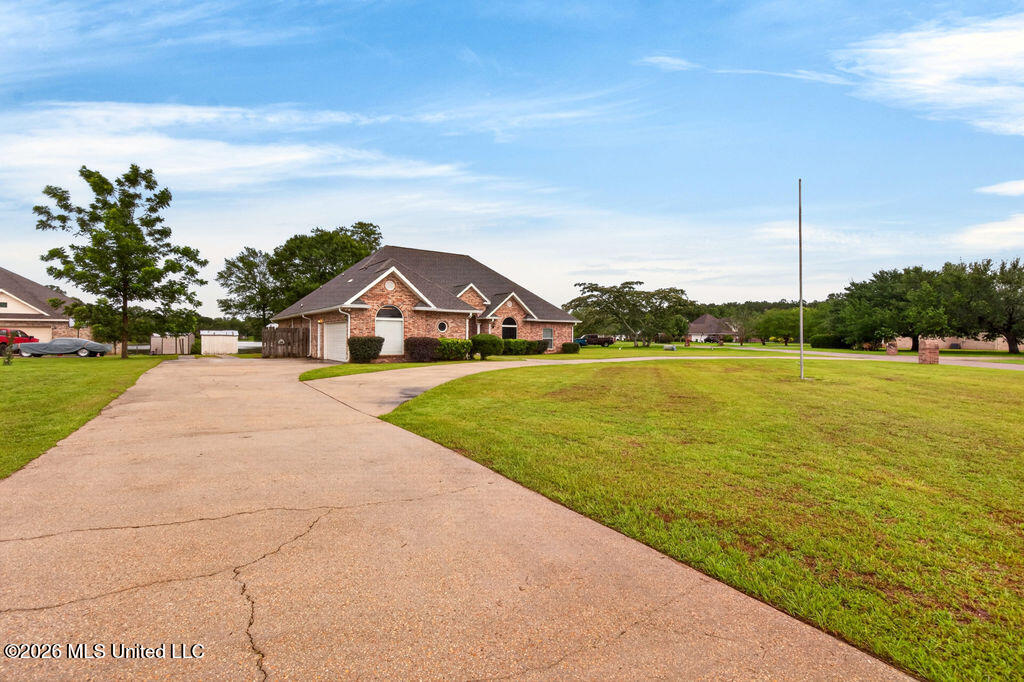 18241 E Robinwood East Drive Property Photo 40
