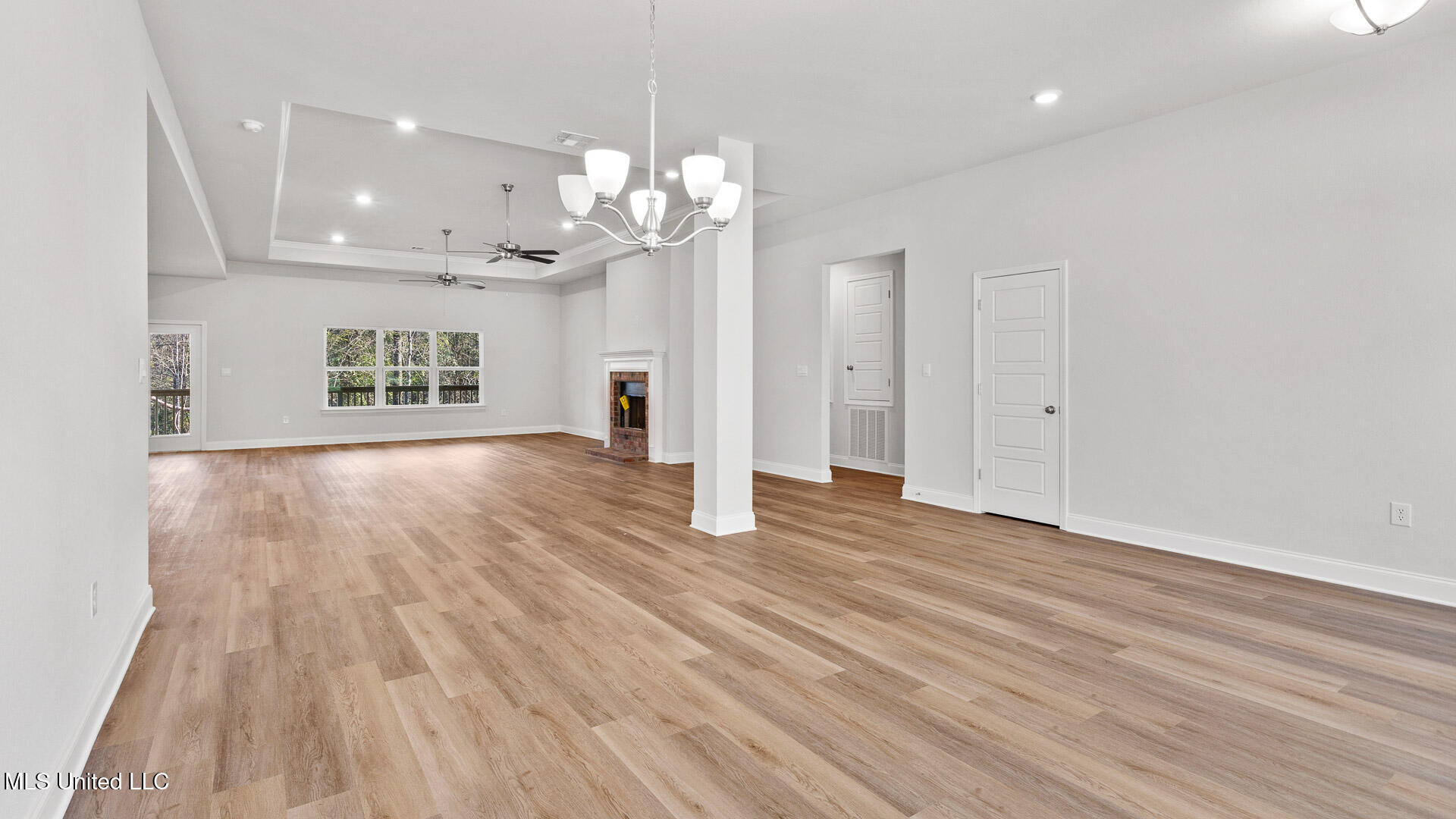 6640 Palm Pointe Drive Property Photo 8