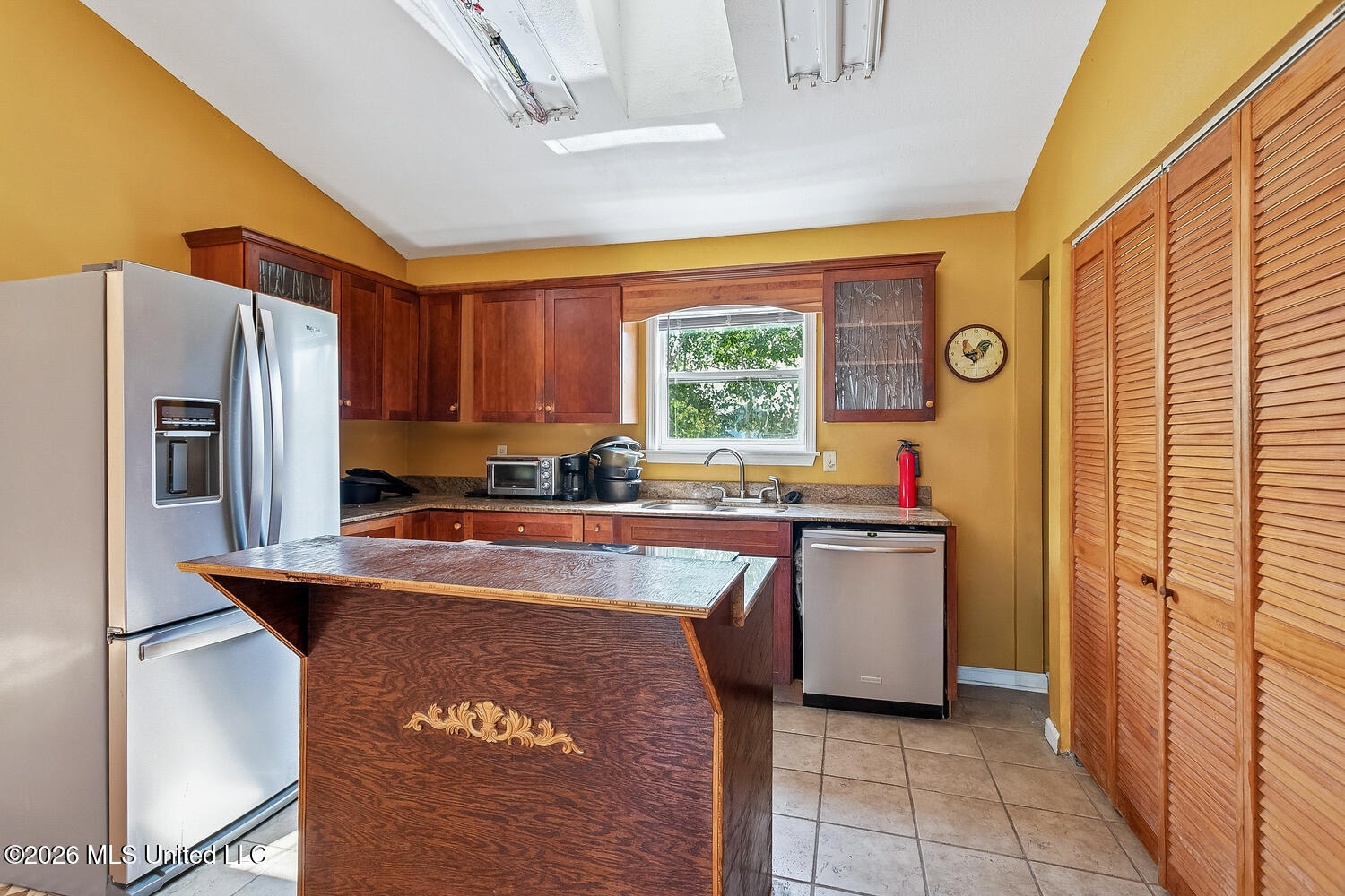 6178 Pontiac Drive Property Photo 3